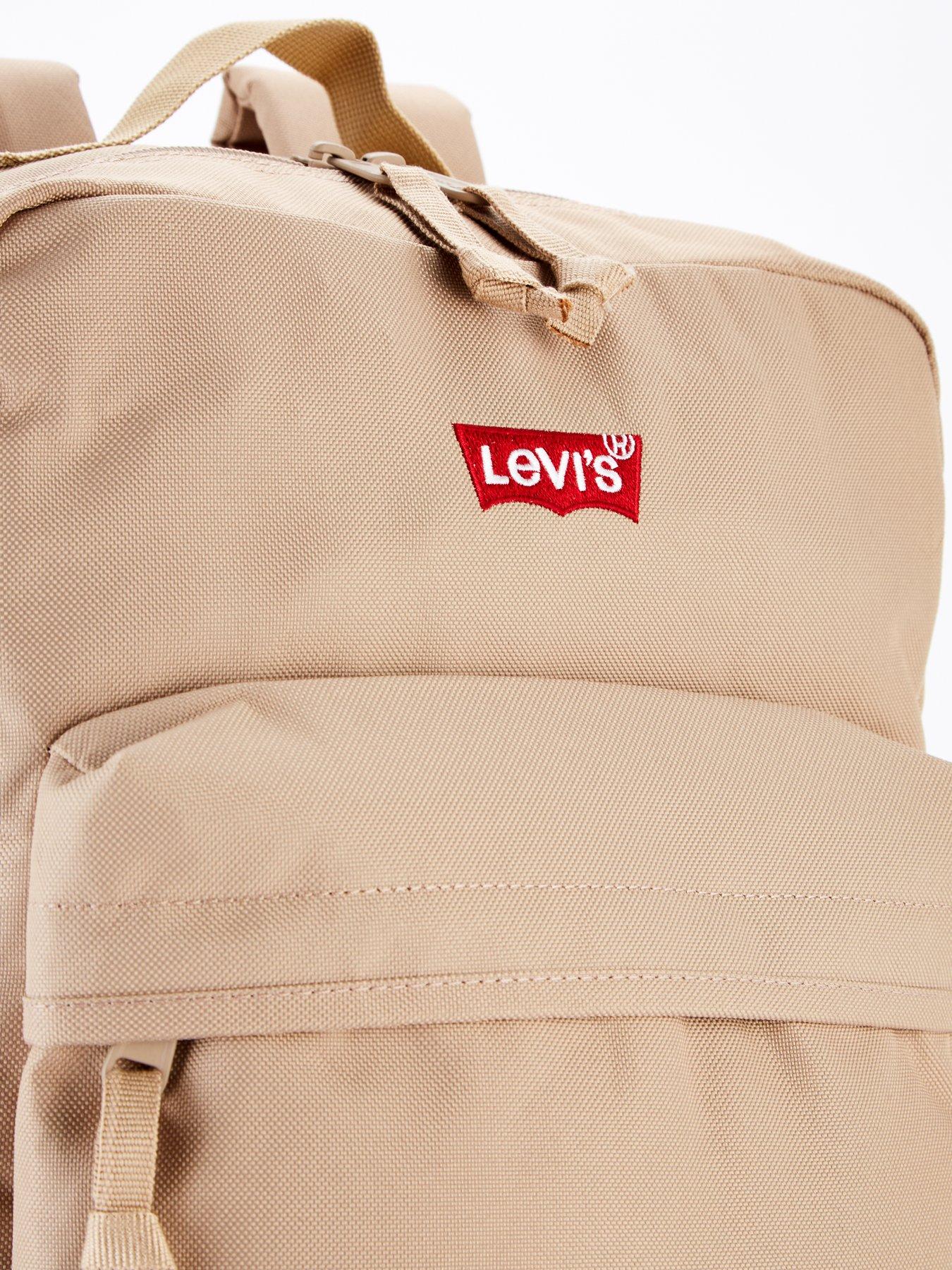 levis-l-pack-standard-issue-backpack--beigeoutfit