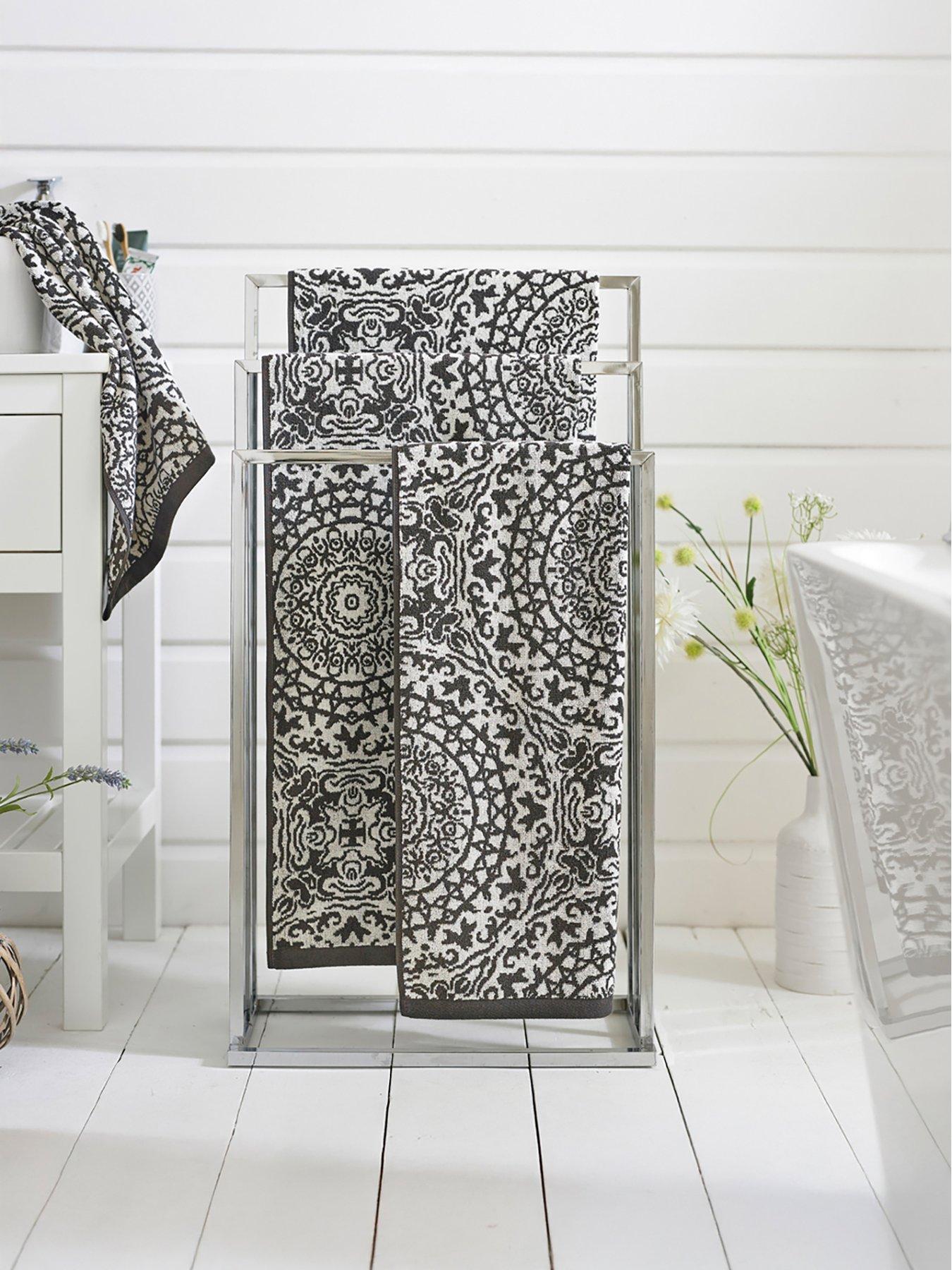 undefined Lacy Connection Bath Towel 550gsm