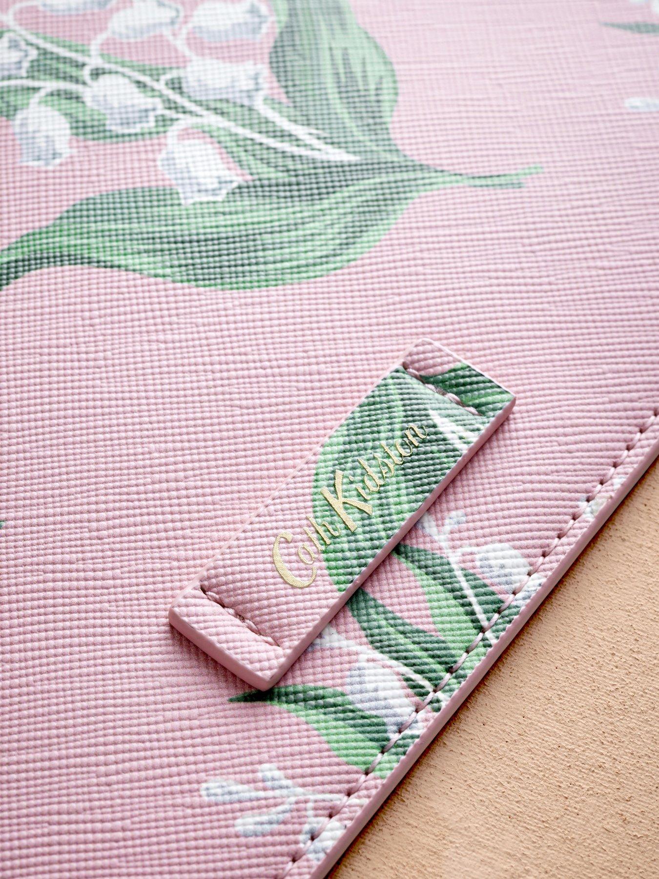 cath-kidston-pink-lily-of-the-valley-soft-pouchoutfit