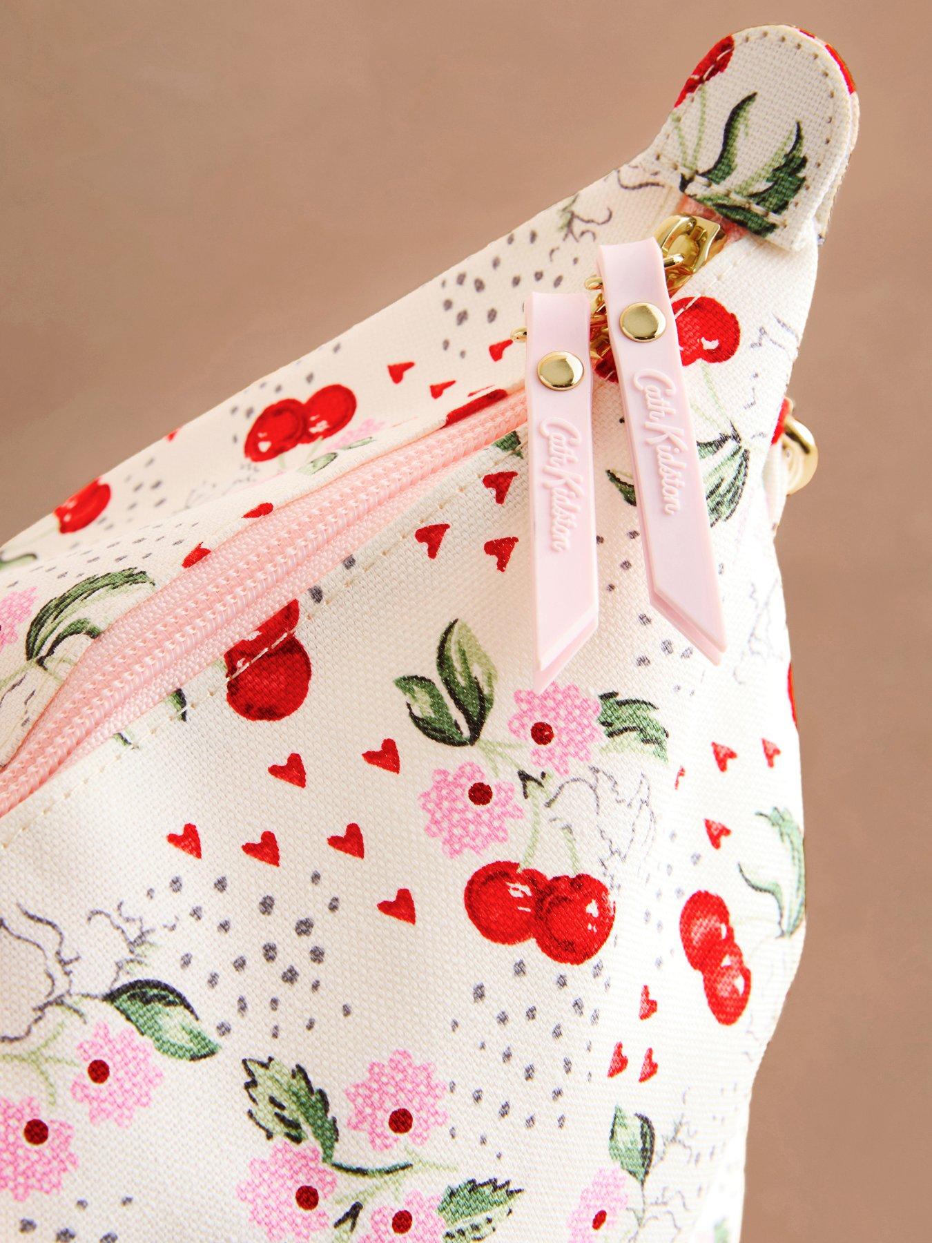 cath-kidston-overnight-bag-ecru-cherriesoutfit