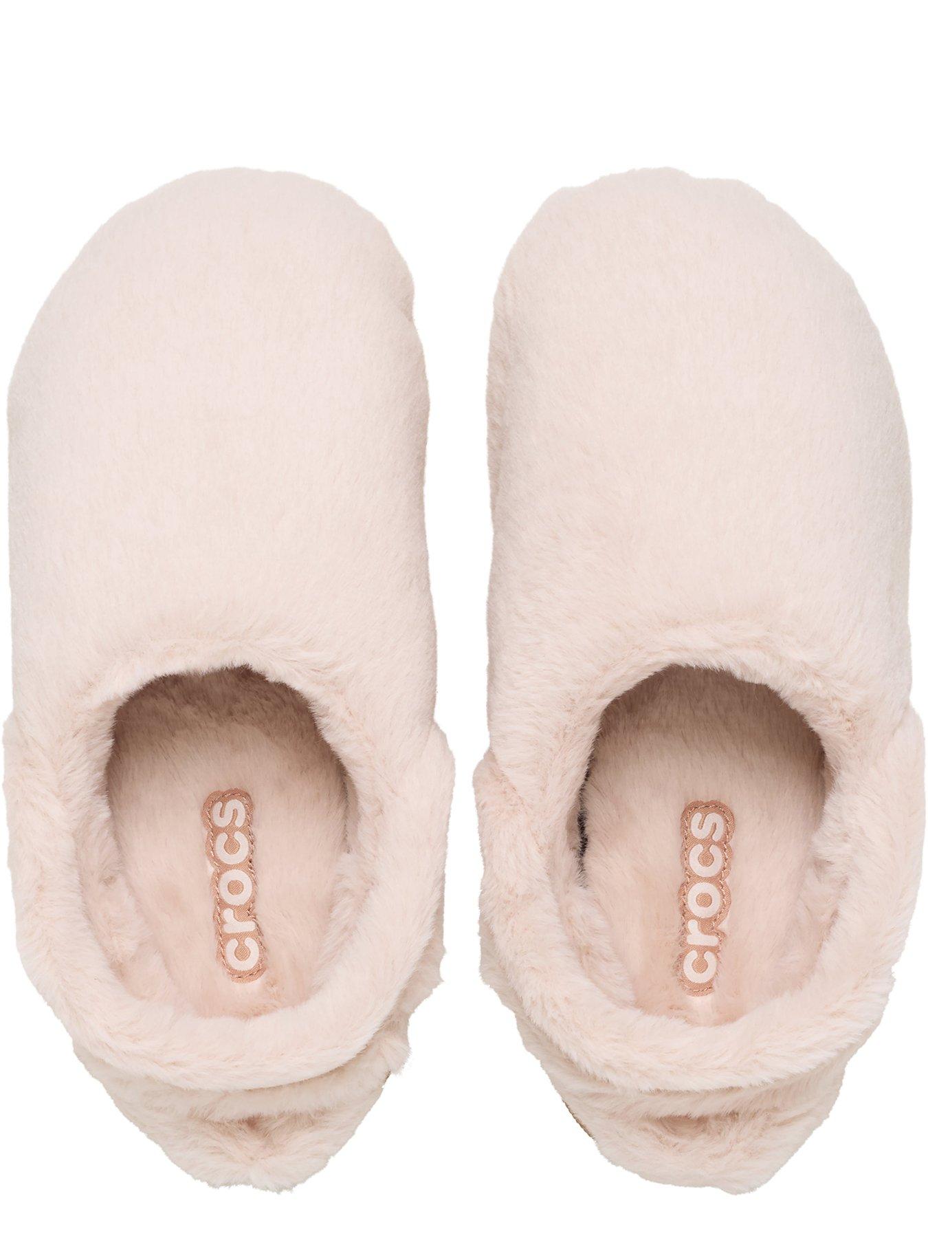 crocs-classic-unfurgettable-clog-pinkoutfit