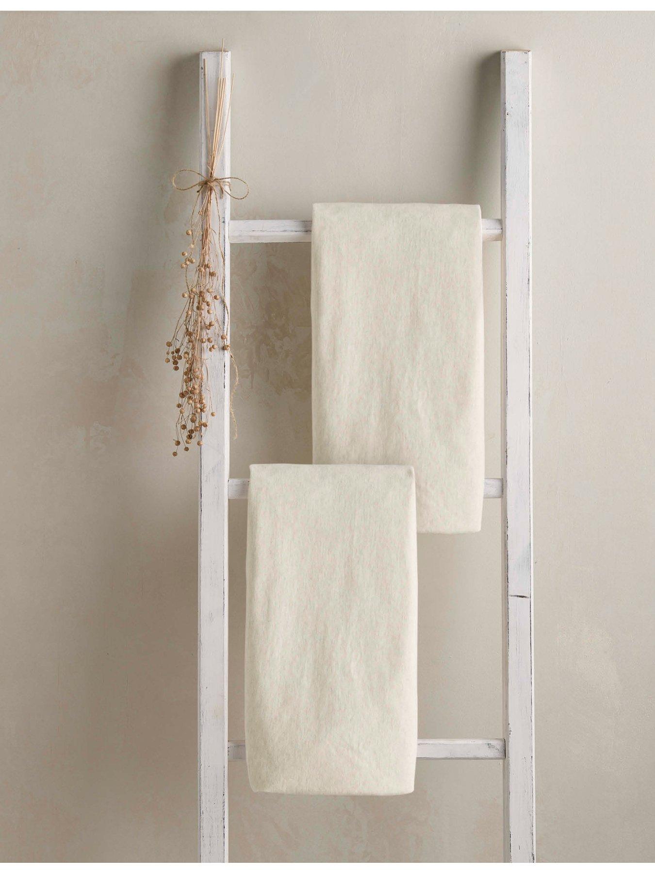 undefined 2 Cot Bed Fitted Sheets - Oatmeal