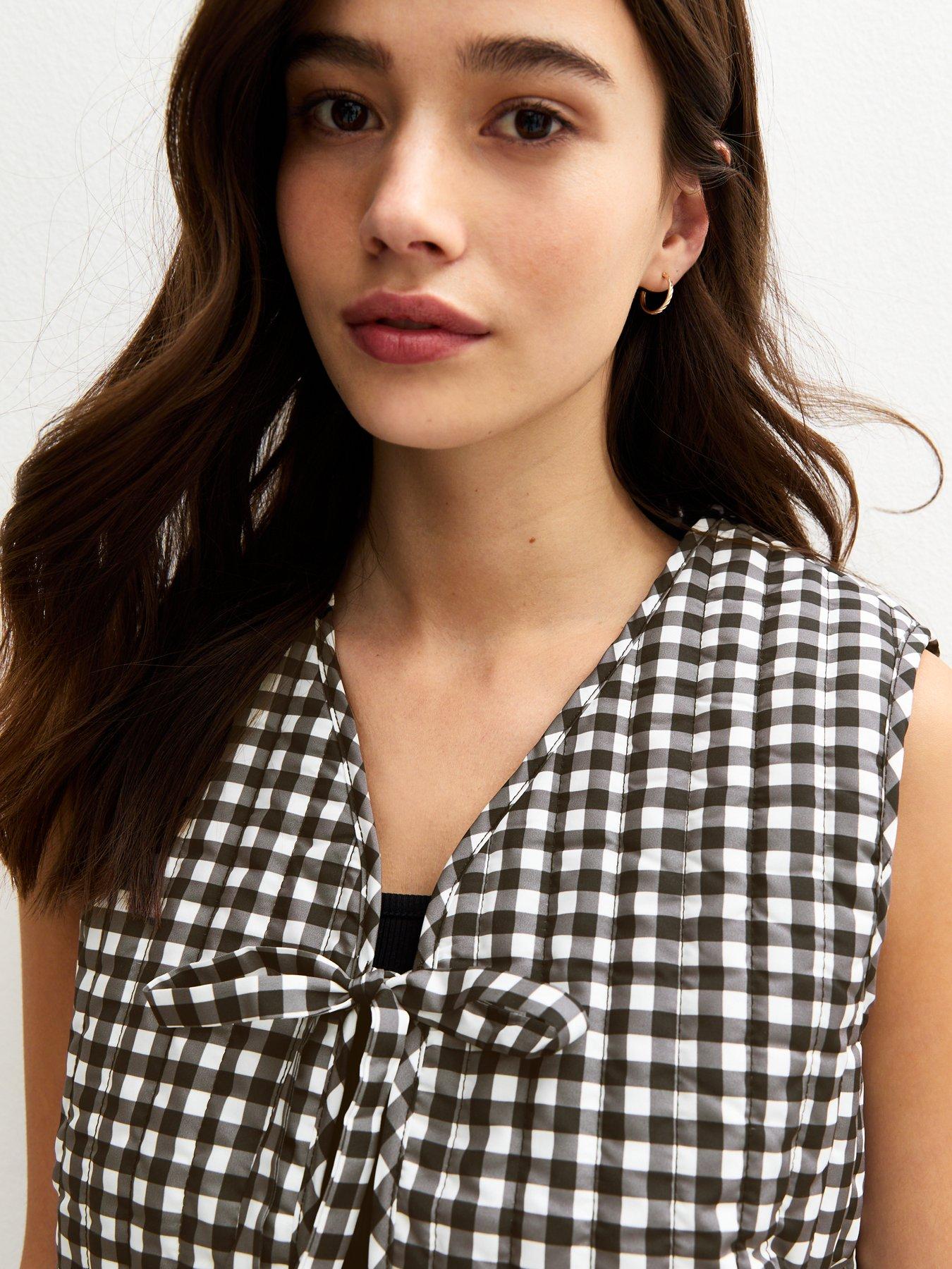 new-look-black-sleeveless-gingham-print-padded-waistcoatoutfit