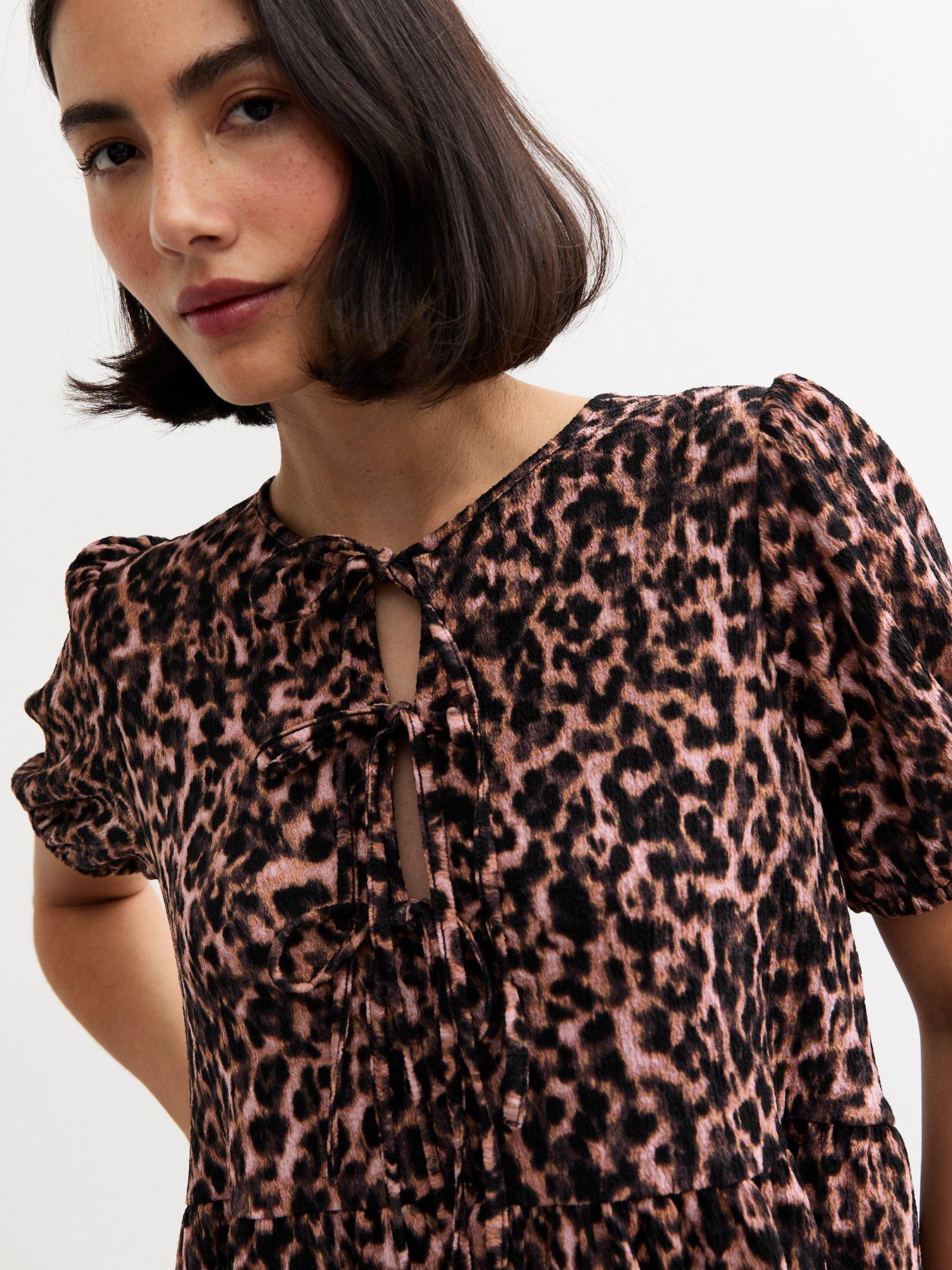 new-look-brown-crinkled-leopard-print-tie-front-mini-dressoutfit