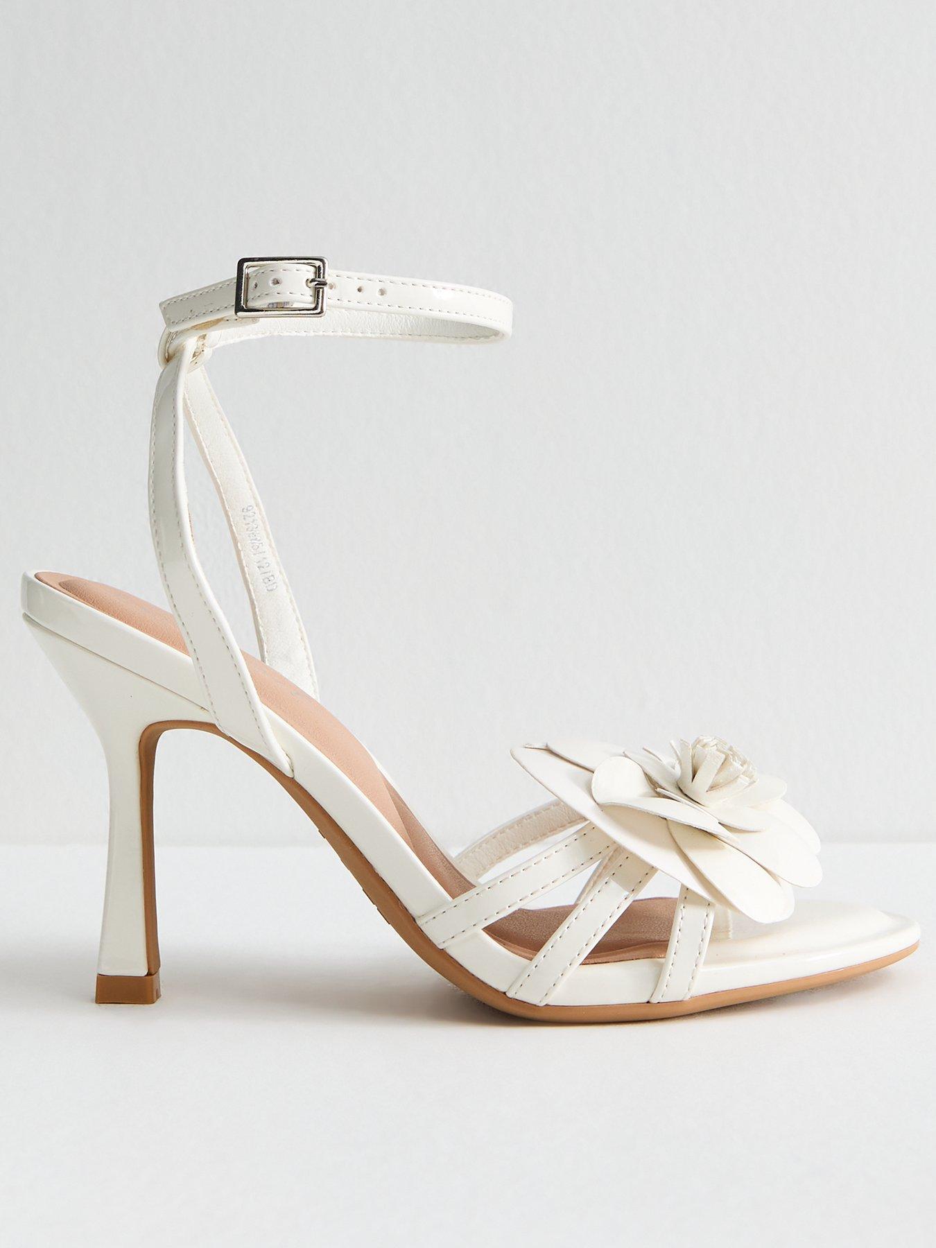 New Look Off White Faux Leather Flower Detail Sandals - Cream