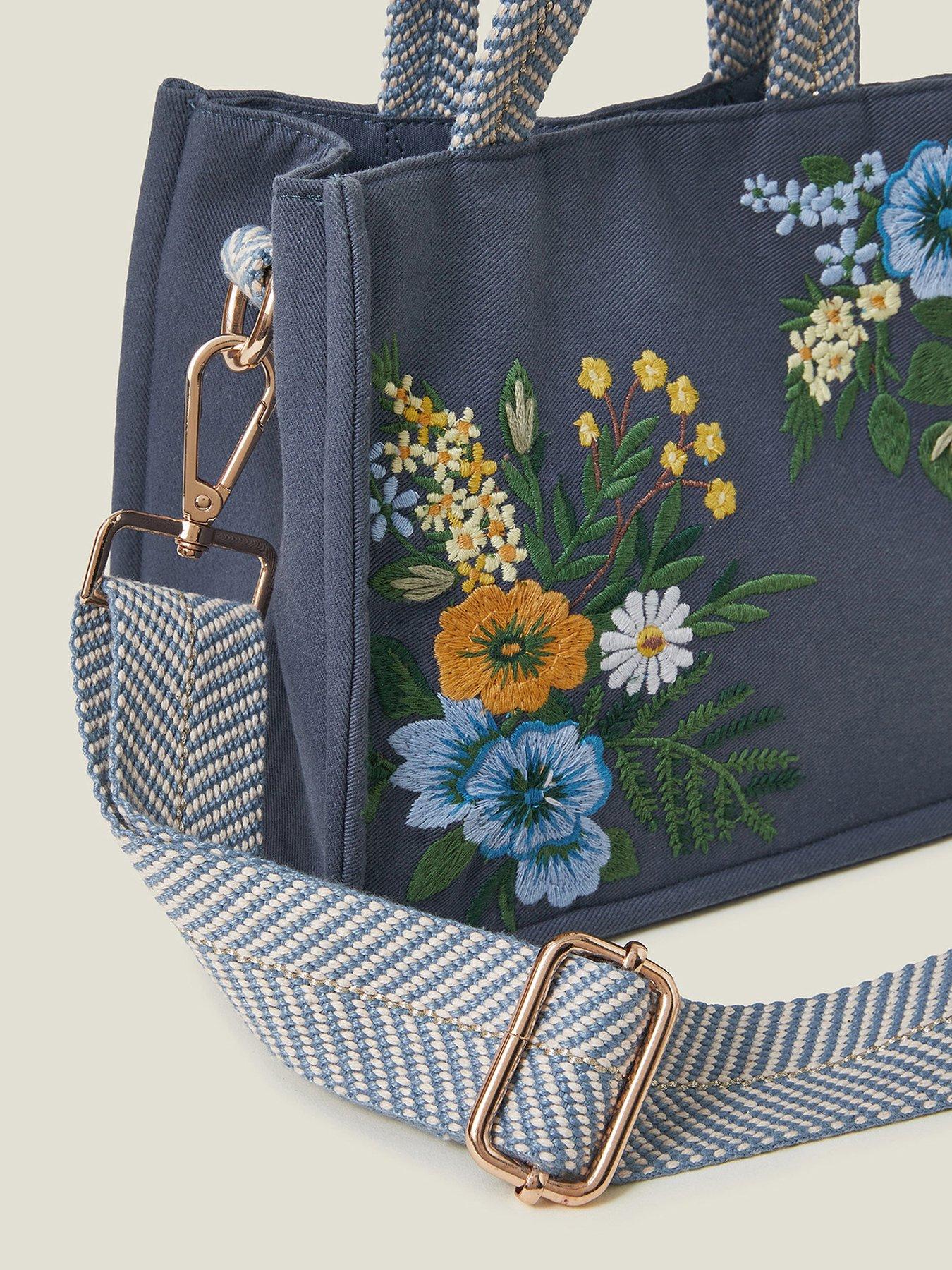 accessorize-mini-floral-handheld-blueoutfit