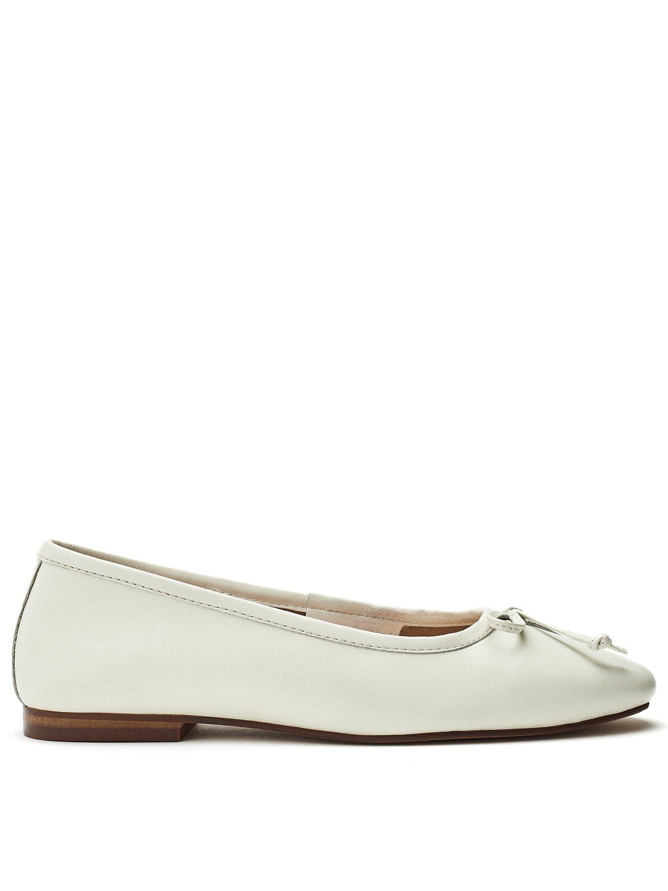 Moda In Pelle Ealing Ballet Shoes - White