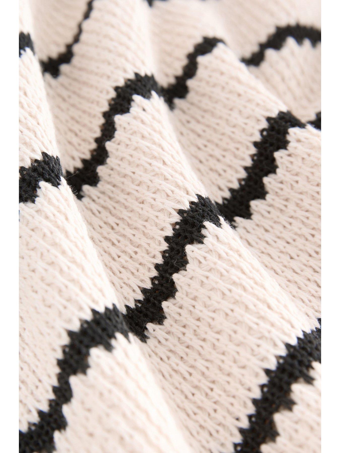 b-by-ted-baker-knitted-stripe-short-pyjama-set-beigedetail