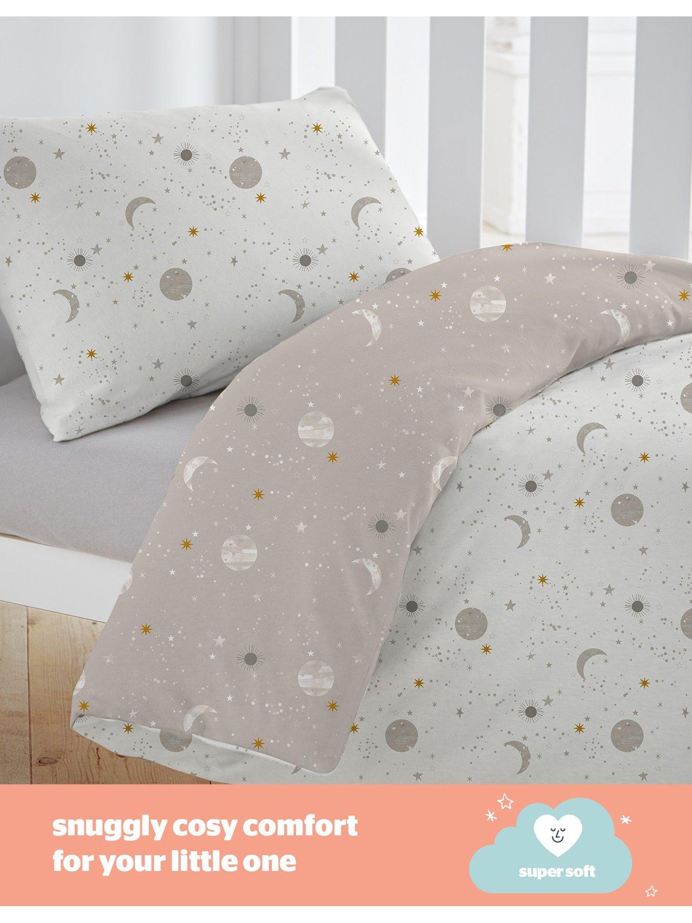 Image 6 of 7 of Silentnight Safe Nights Grey Star 5-Piece Bedding Bundle