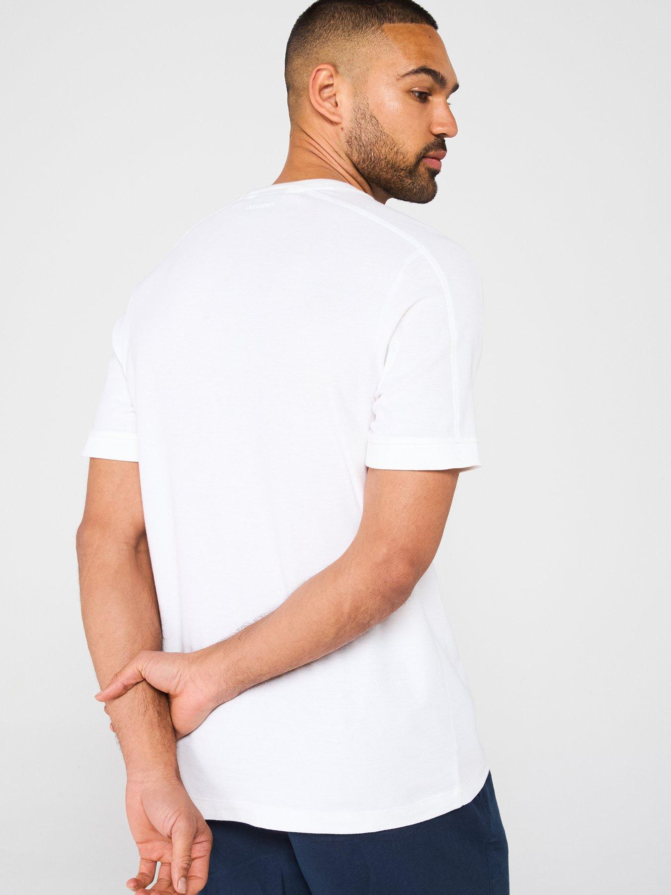 Image 2 of 6 of Lyle & Scott Panelled T-Shirt - White