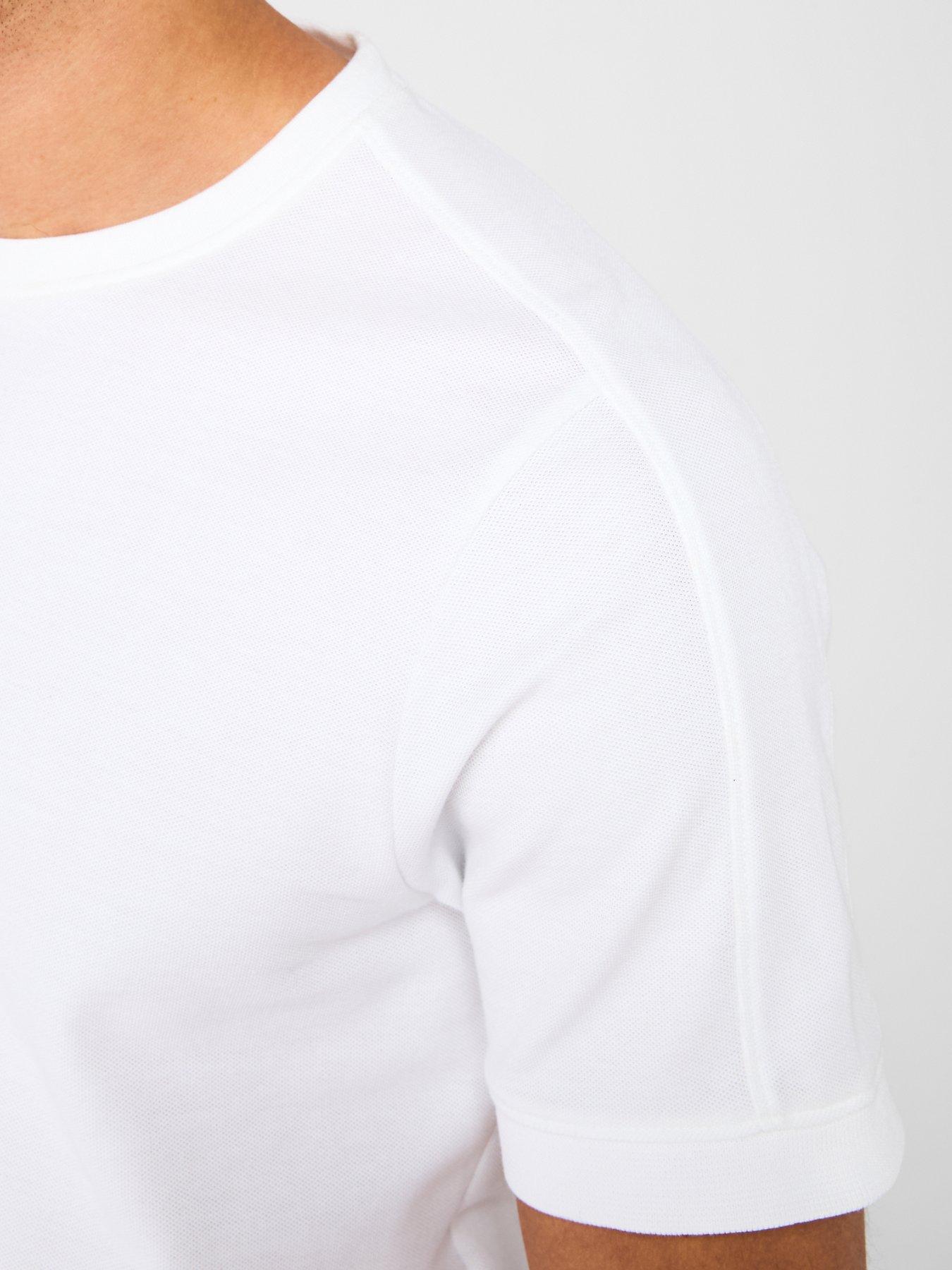 Image 4 of 6 of Lyle & Scott Panelled T-Shirt - White
