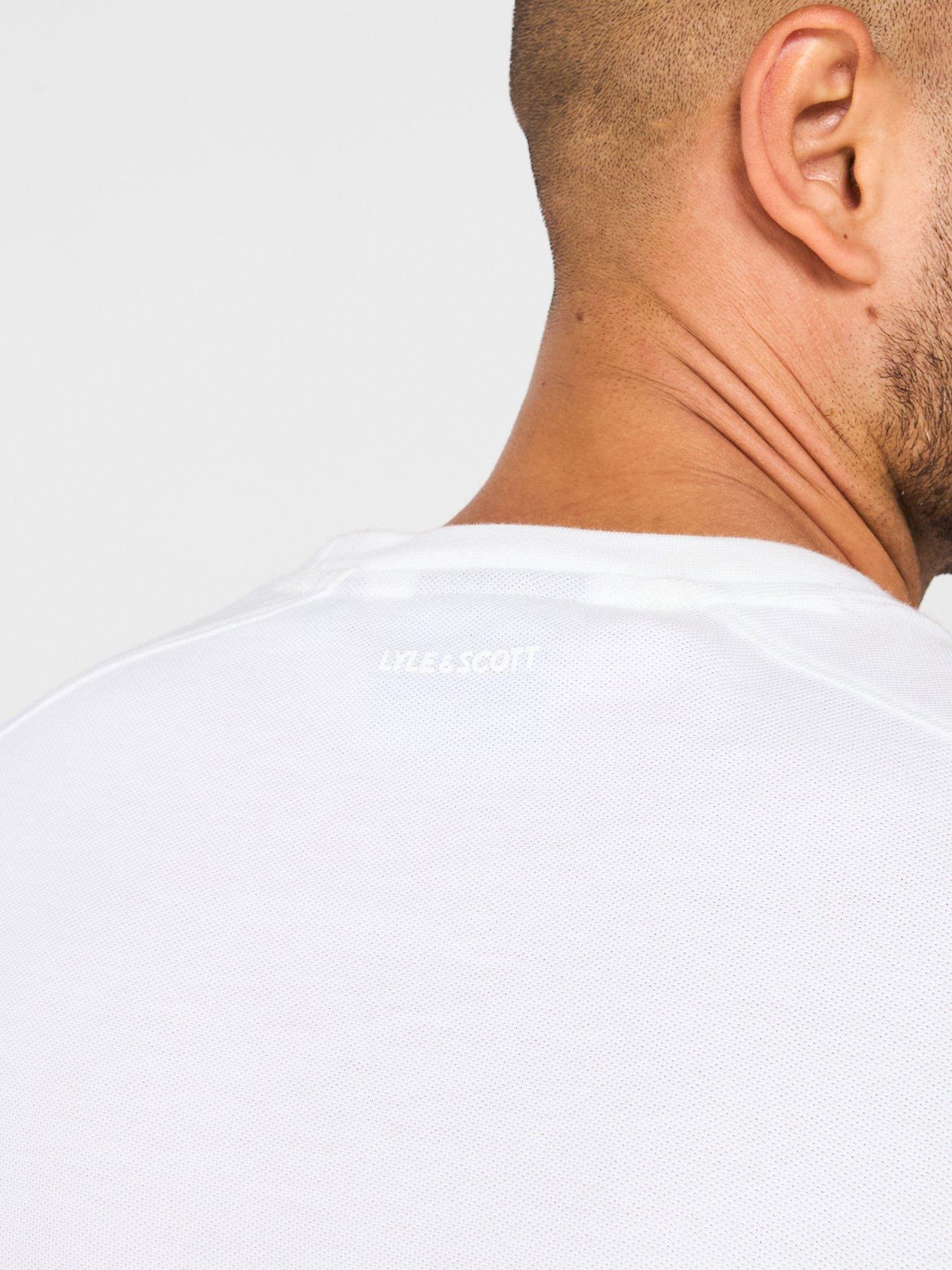 Image 6 of 6 of Lyle & Scott Panelled T-Shirt - White