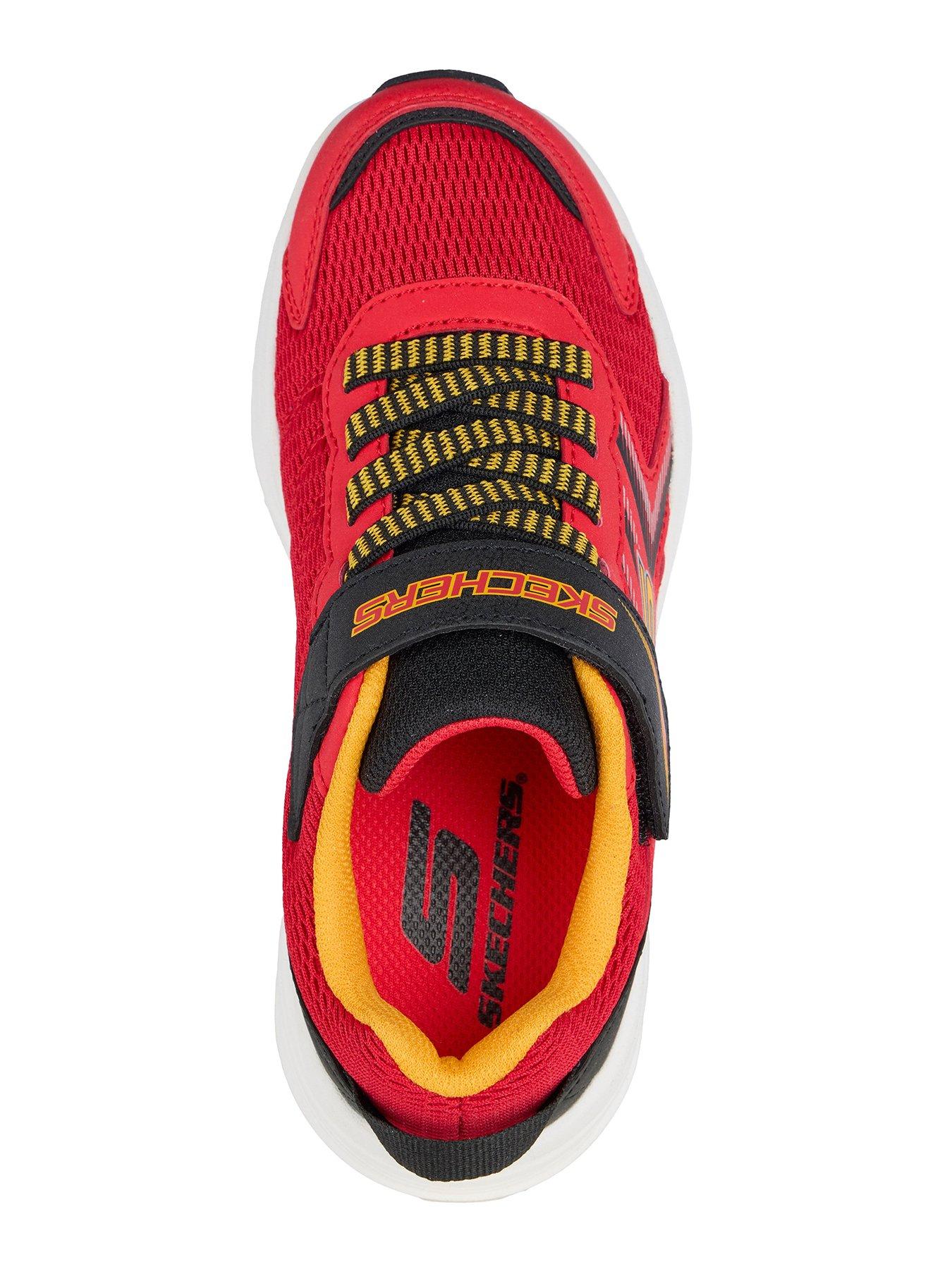skechers-lightweight-gore-amp-strap-sneaker-w-overlays-amp-bottom-plate-redoutfit