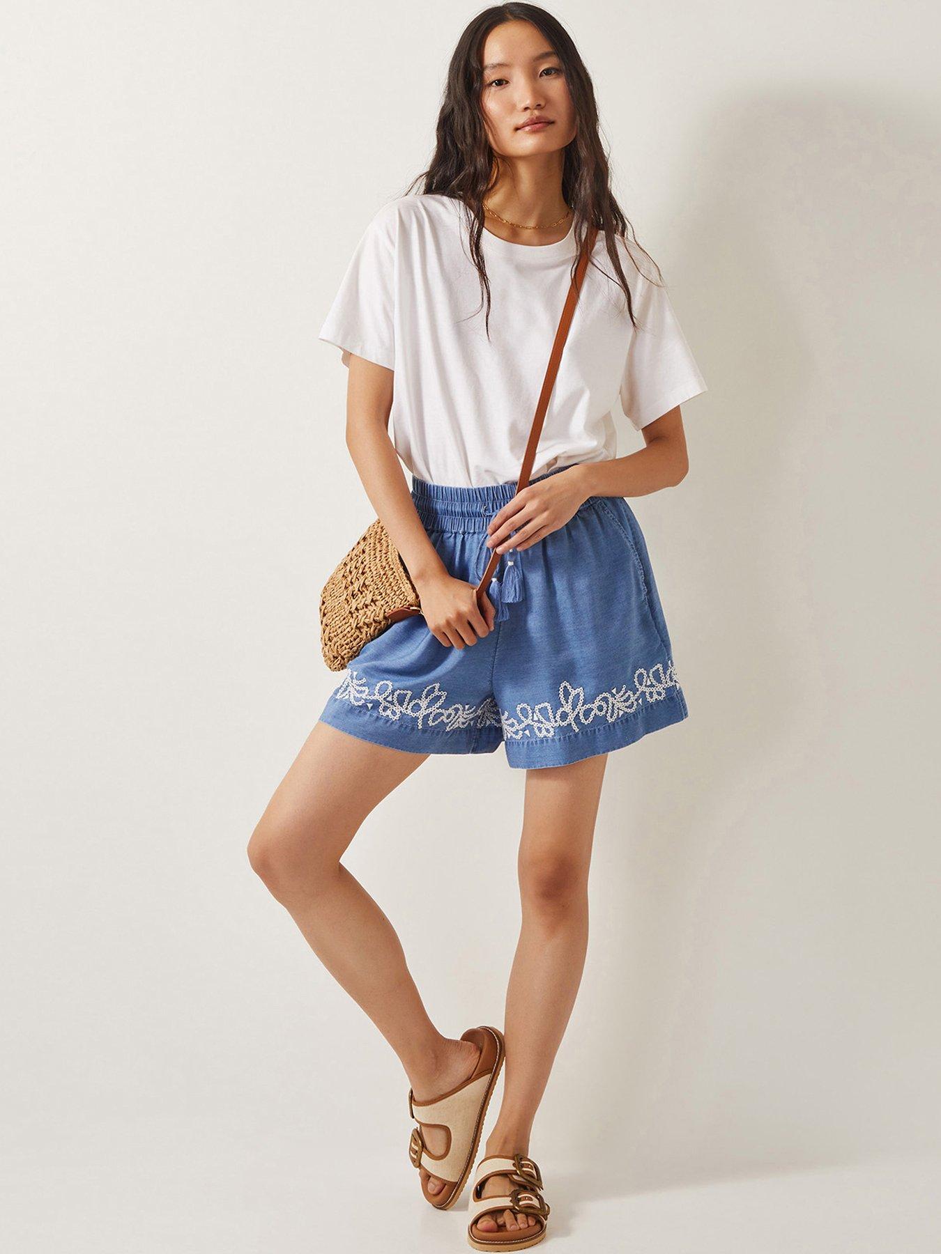 monsoon-isolde-shorts-denim-blueoutfit
