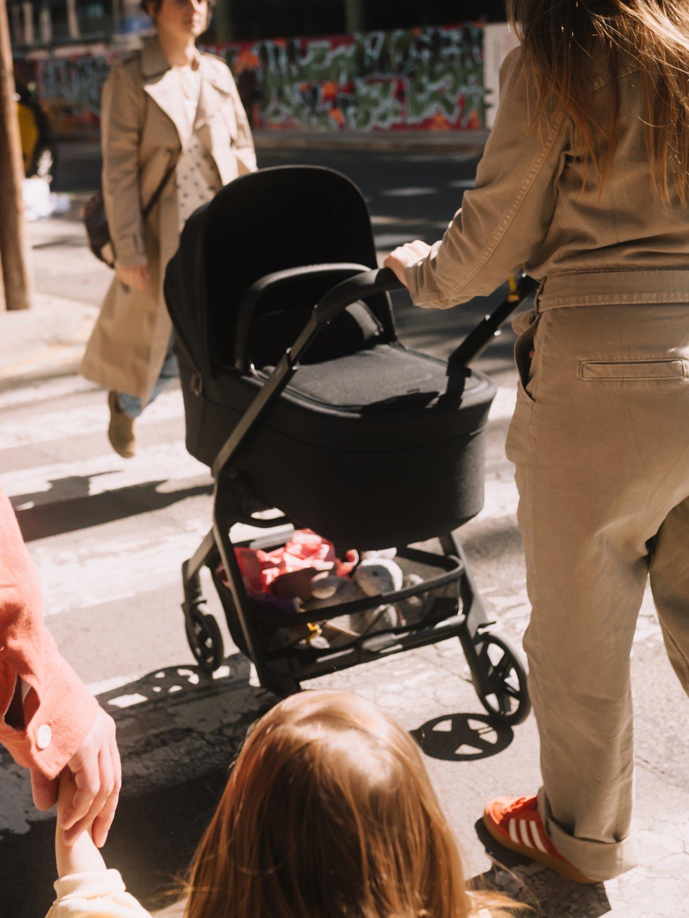 joolz-joolz-hub2-cot-forest-green-froutfit