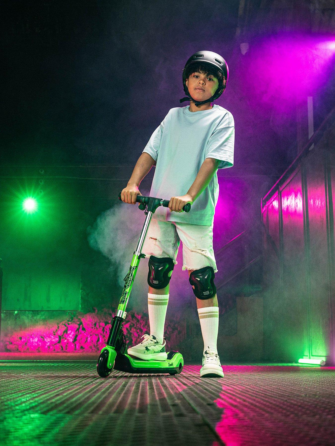 xootz-elements-electric-scooter-green