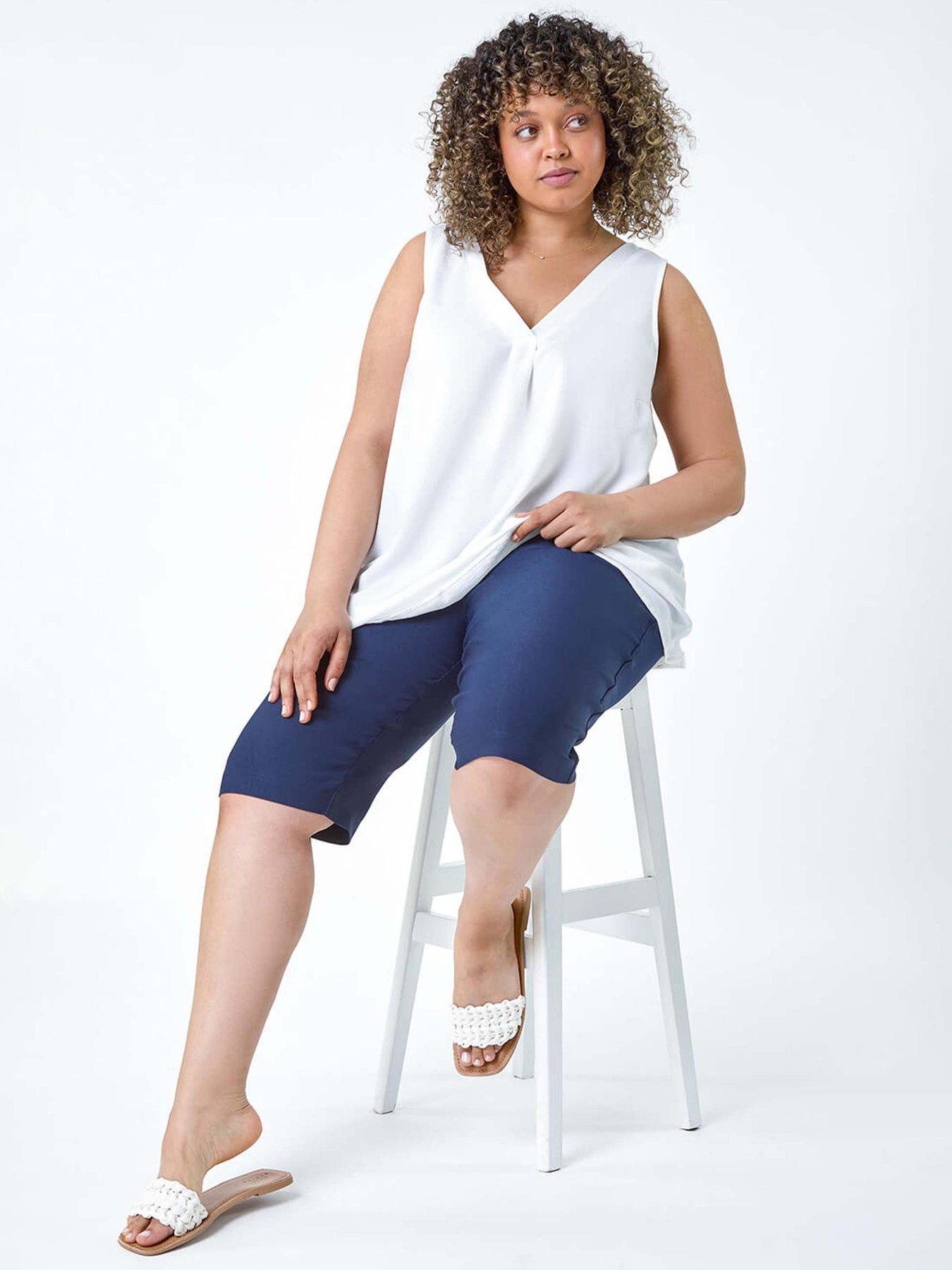 roman-curve-knee-length-stretch-shorts-navyoutfit