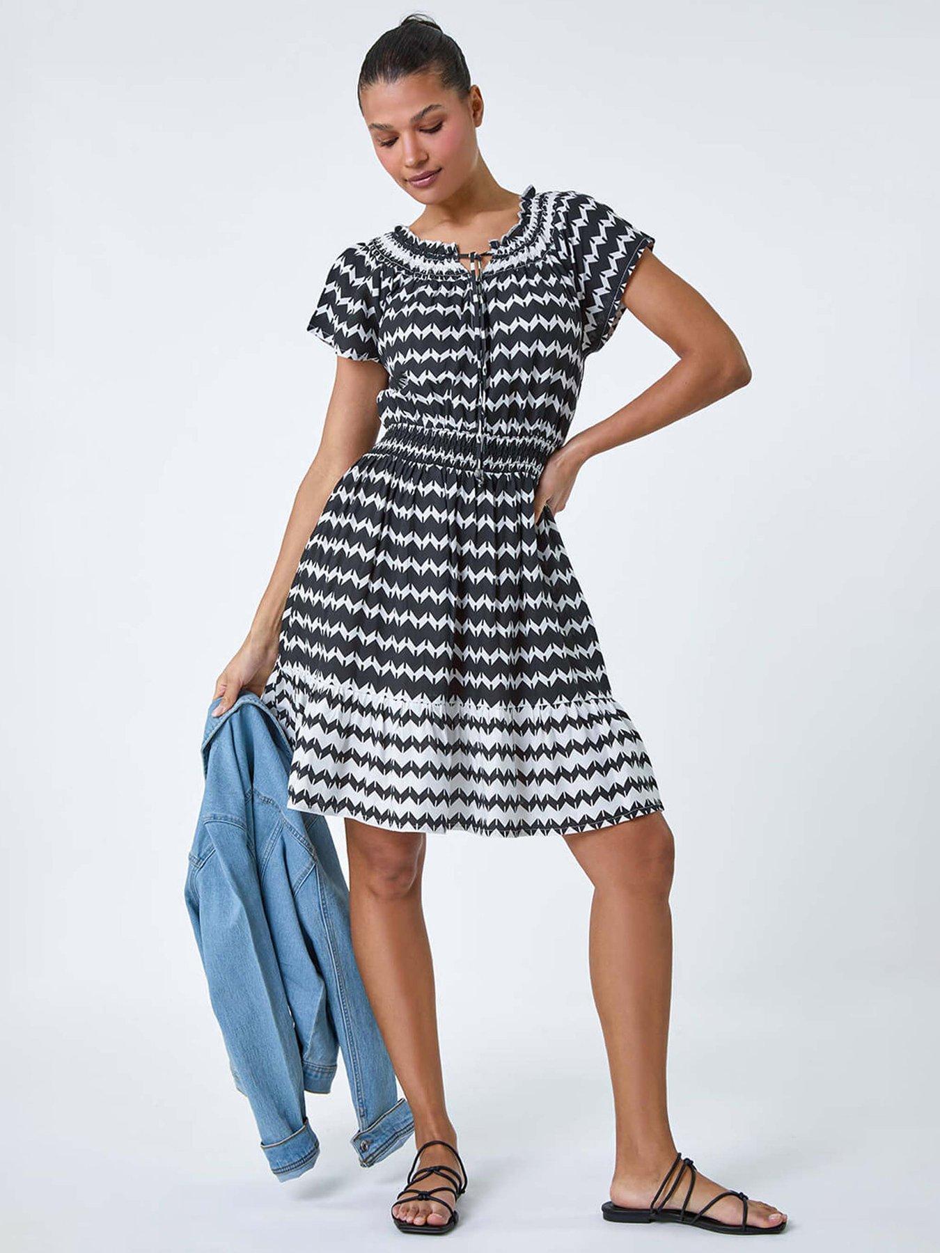 roman-zig-zag-border-print-shirred-dressfront