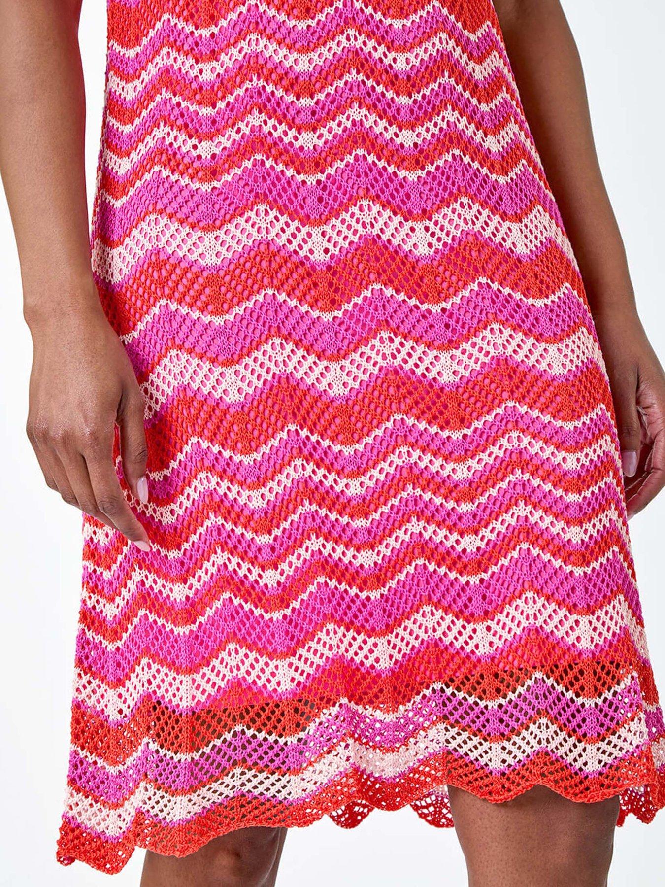 roman-zig-zag-print-knitted-shift-dressoutfit