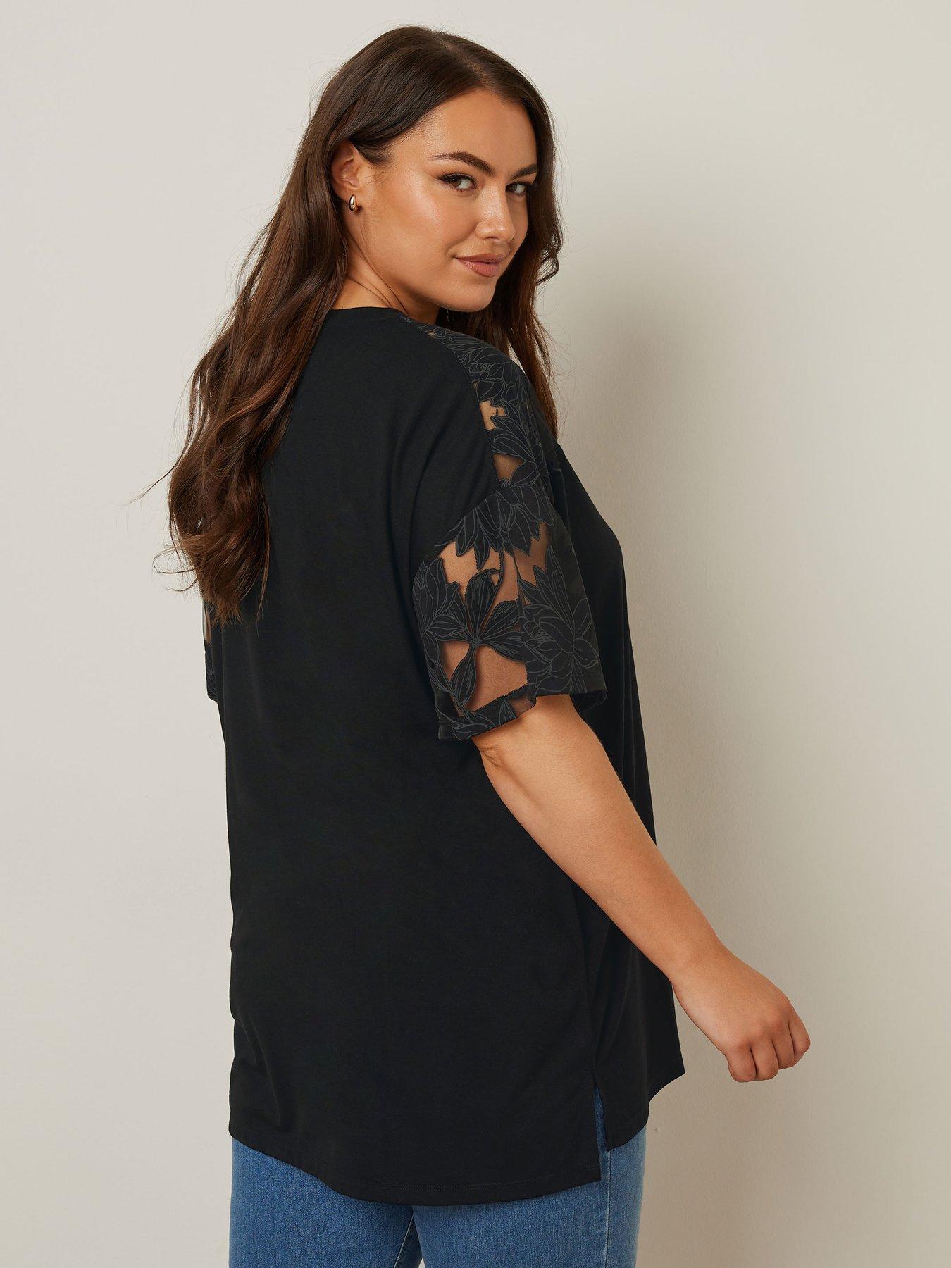 Image 2 of 4 of Yours Curve Boxy Floral Panel T-Shirt - Black