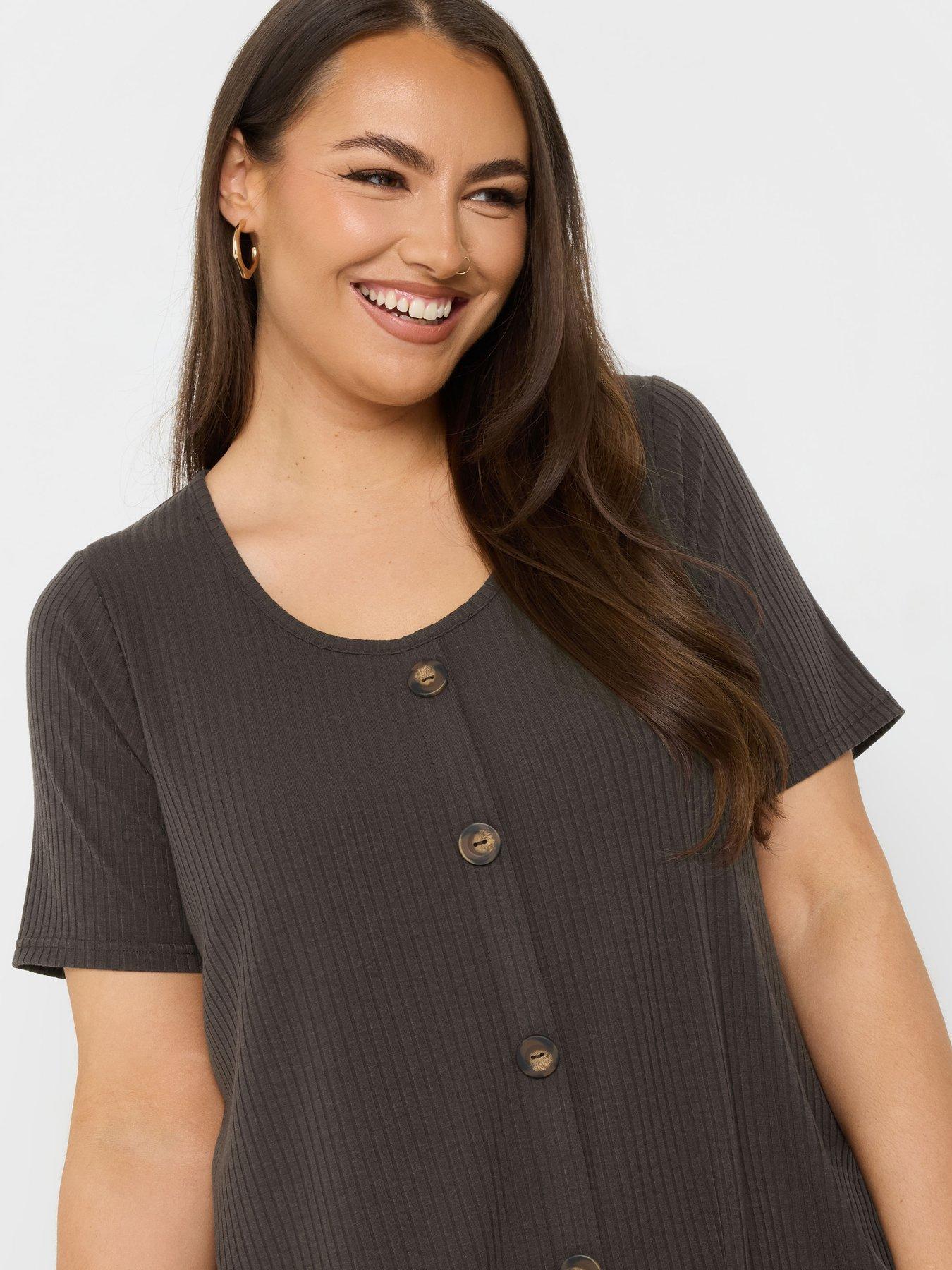 yours-curve-button-front-rib-t-shirt-brownoutfit