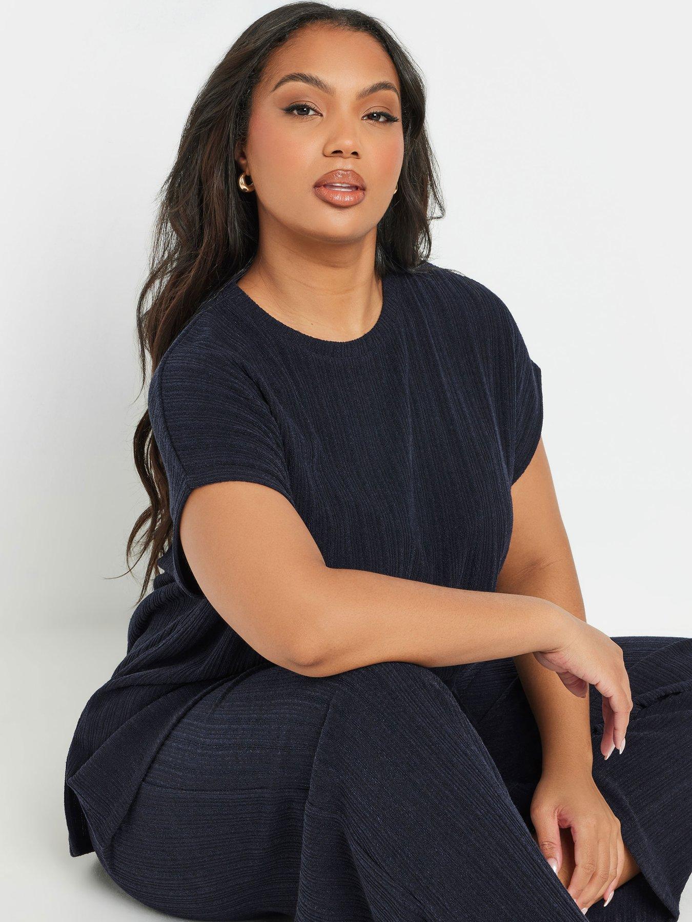 yours-curve-knitted-t-shirt-navy-blueoutfit