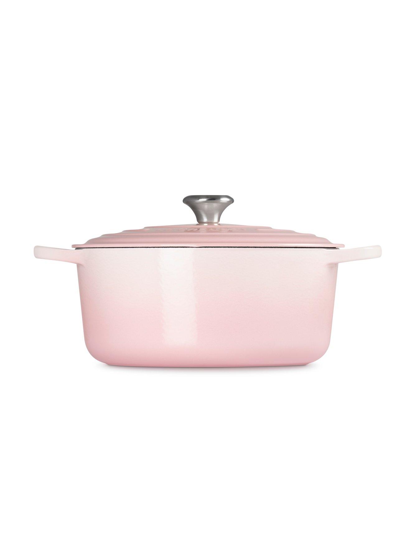 le-creuset-28cm-round-casserole-cast-ironoutfit