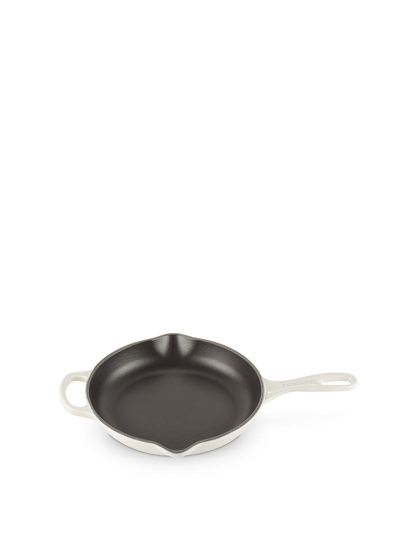 Image 2 of 5 of Le Creuset Signature 23 cm Cast Iron Skillet