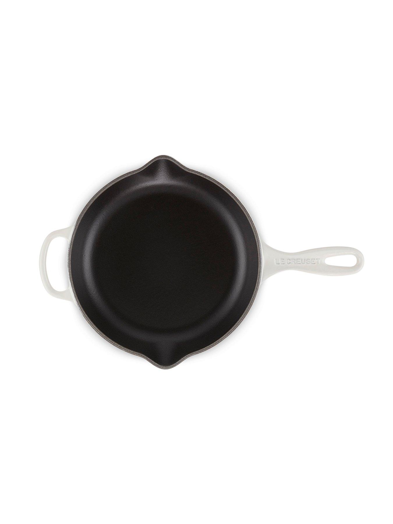Image 5 of 5 of Le Creuset Signature 23 cm Cast Iron Skillet