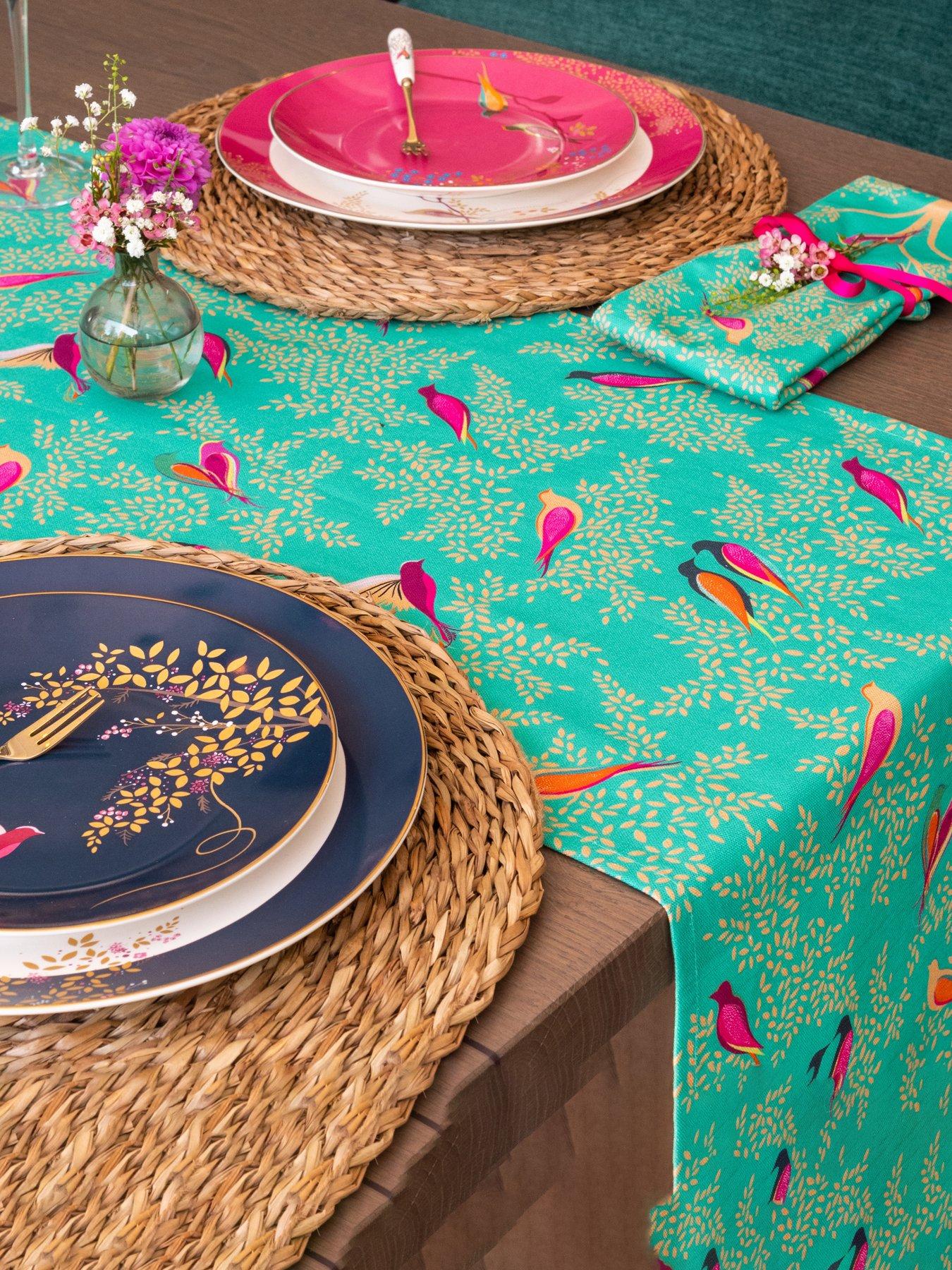 undefined Chelsea Cotton Table Runner in Green