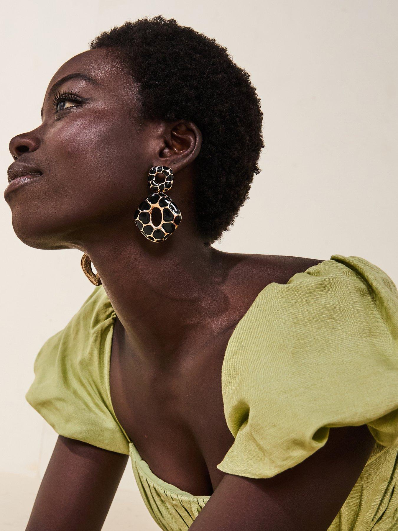 v-by-very-v-by-very-gold-plated-black-leopard-vintage-drop-earrings