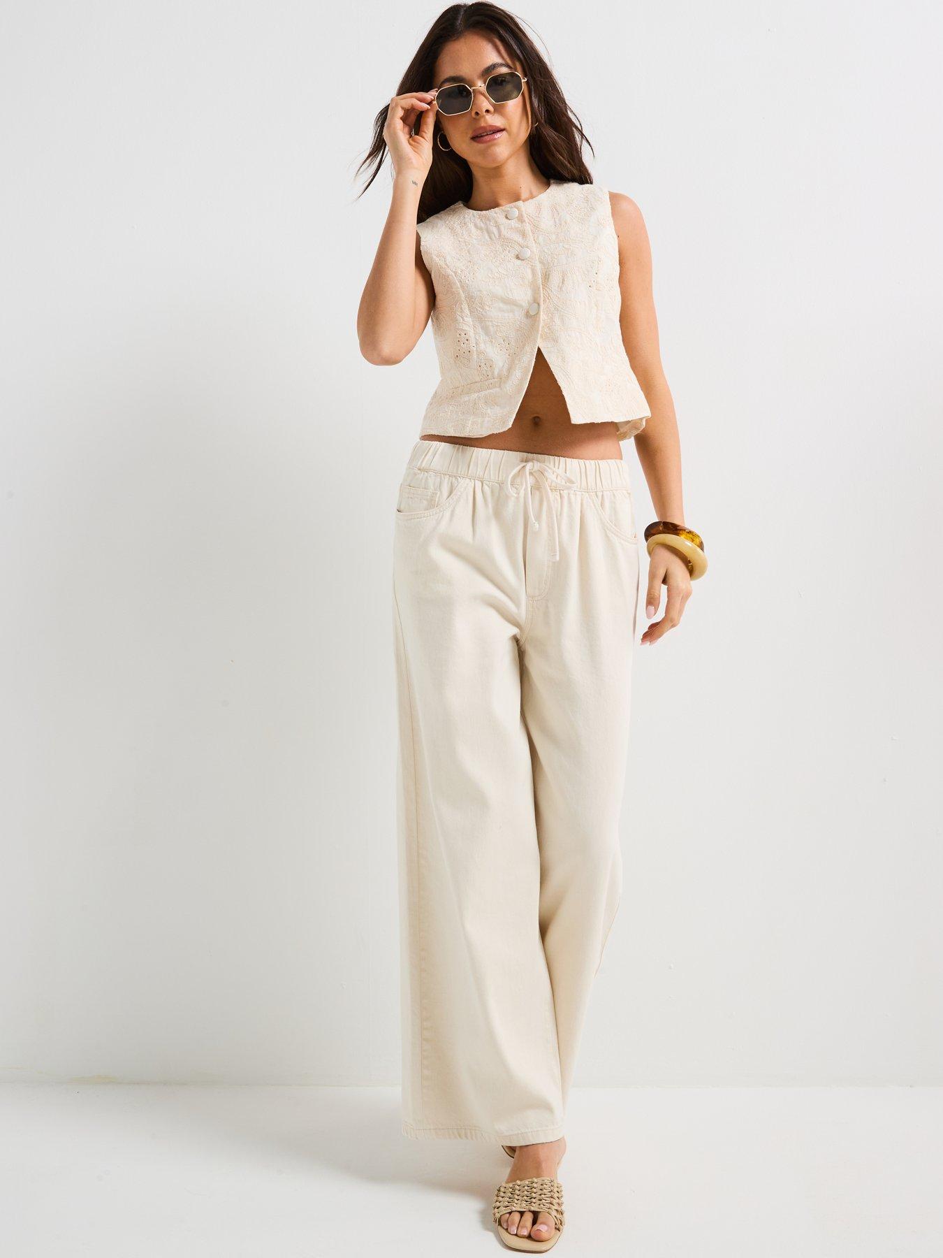 Image 3 of 6 of Vero Moda Meline Sleeveless Short Waistcoat - Cream