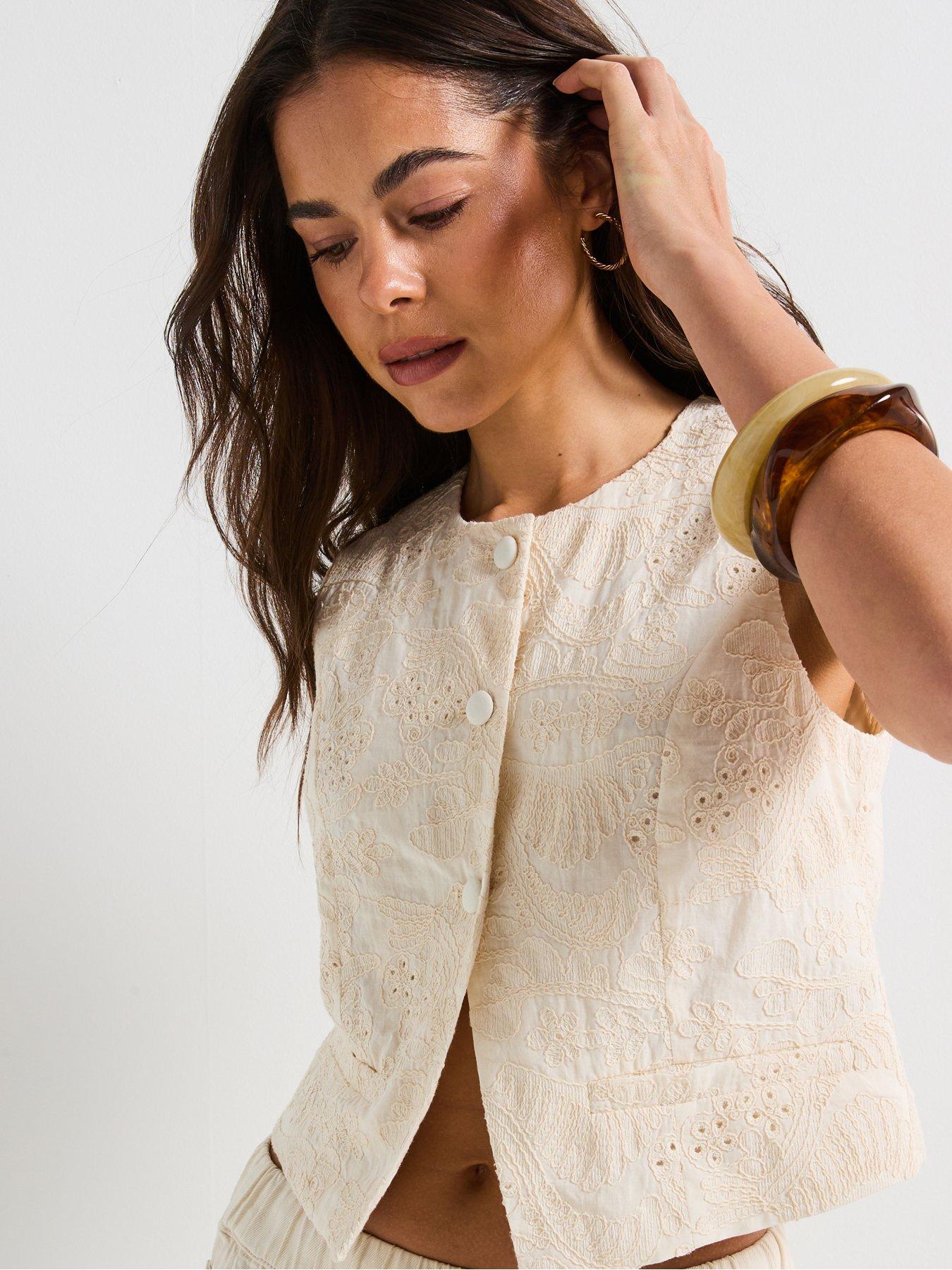 Image 4 of 6 of Vero Moda Meline Sleeveless Short Waistcoat - Cream