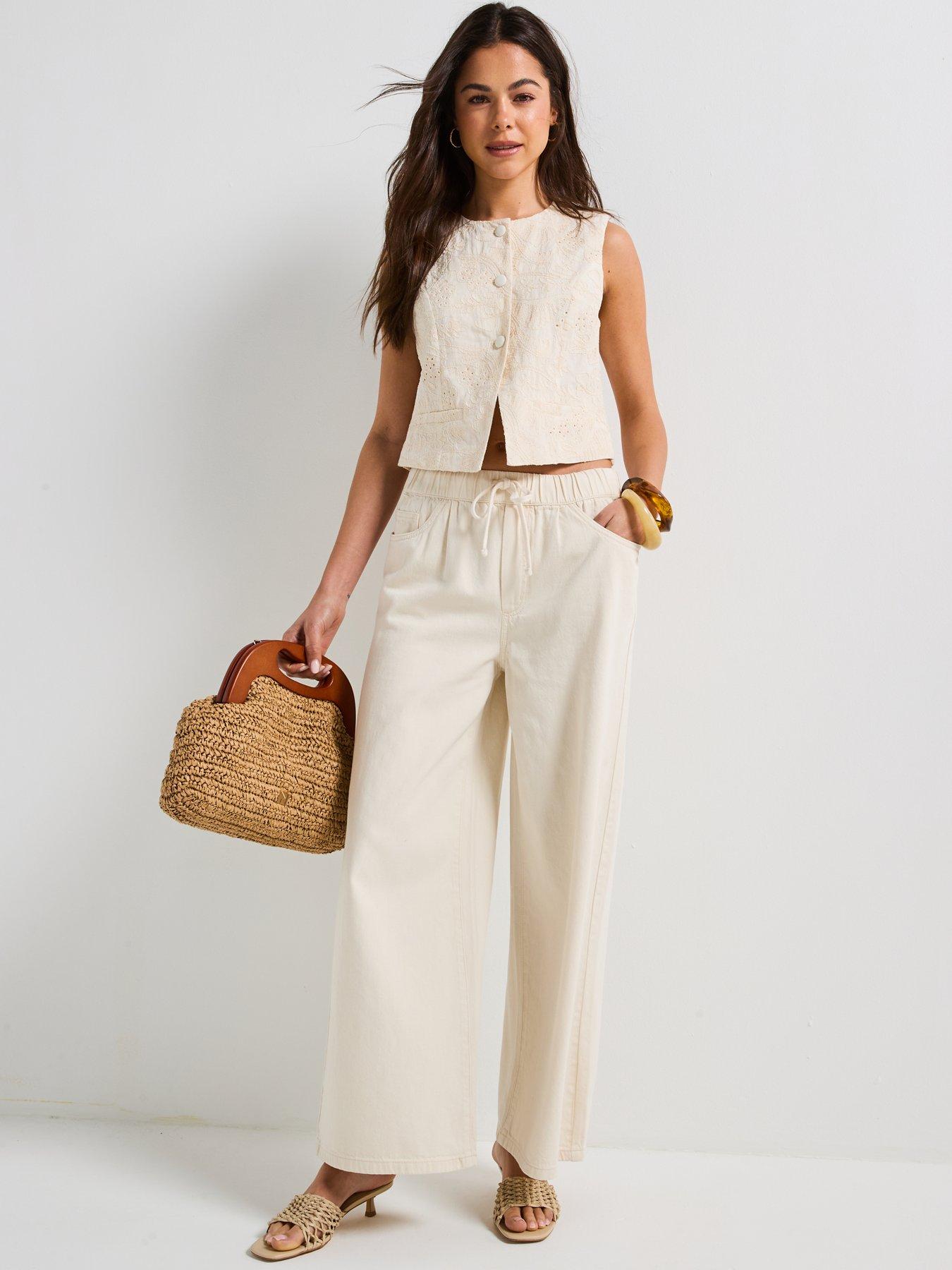 Image 5 of 6 of Vero Moda Meline Sleeveless Short Waistcoat - Cream