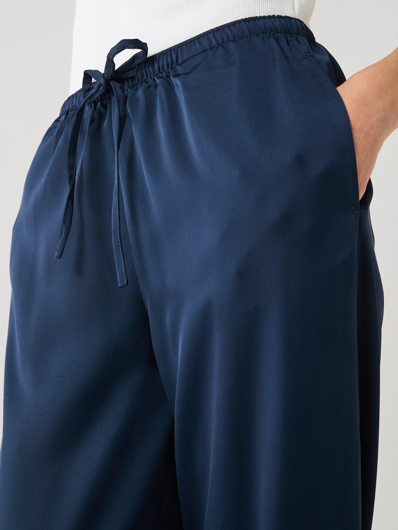 Image 5 of 6 of Vero Moda Tricia Mid Waist Wide Satin Pant - Navy