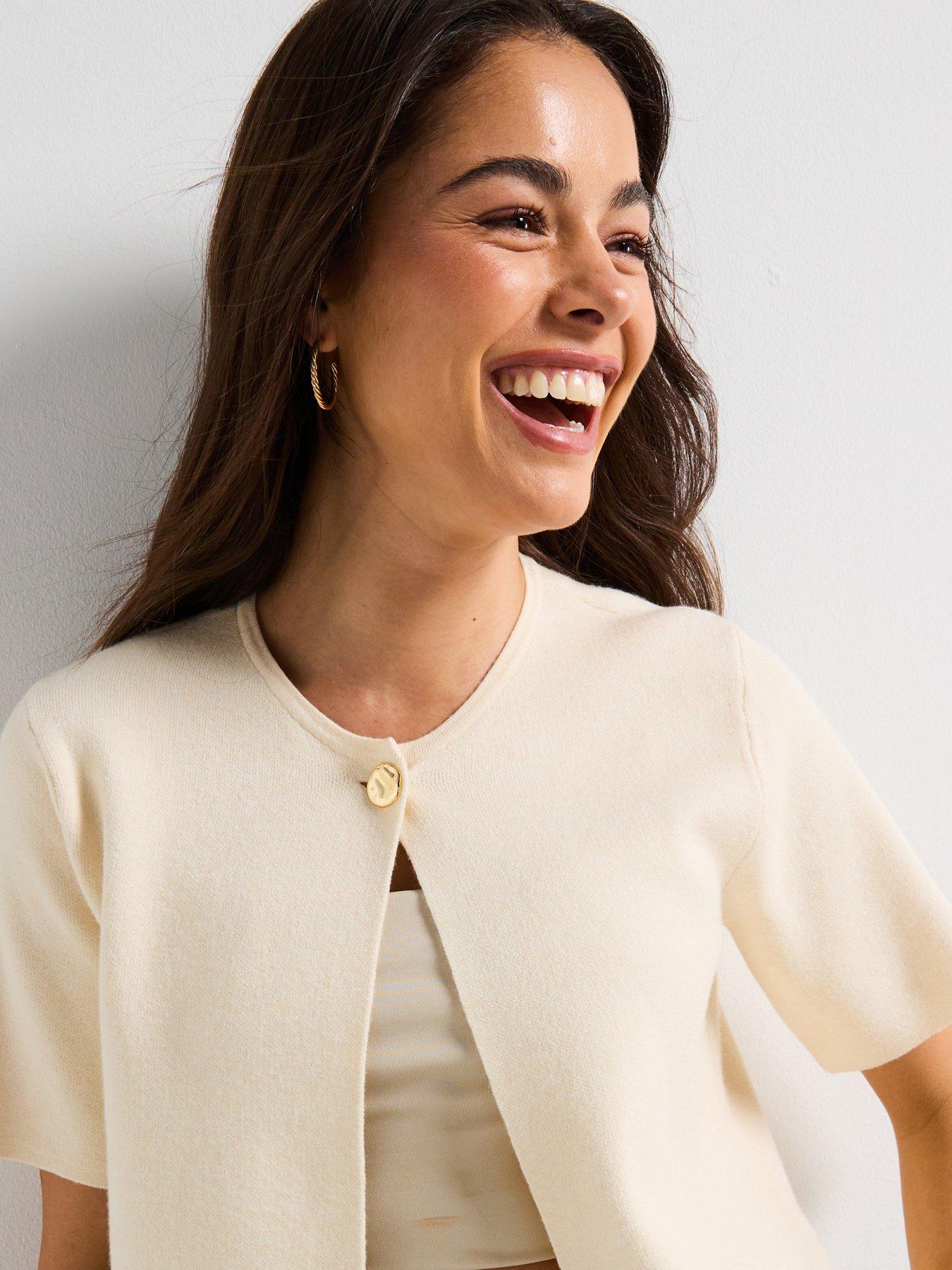vero-moda-gold-short-sleeve-o-neck-one-button-cardigan-creamoutfit