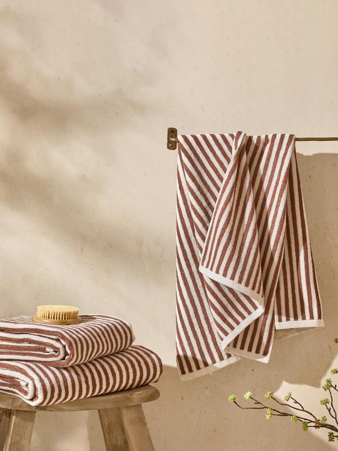 Image 4 of 4 of Yard Hebden Bath Towel