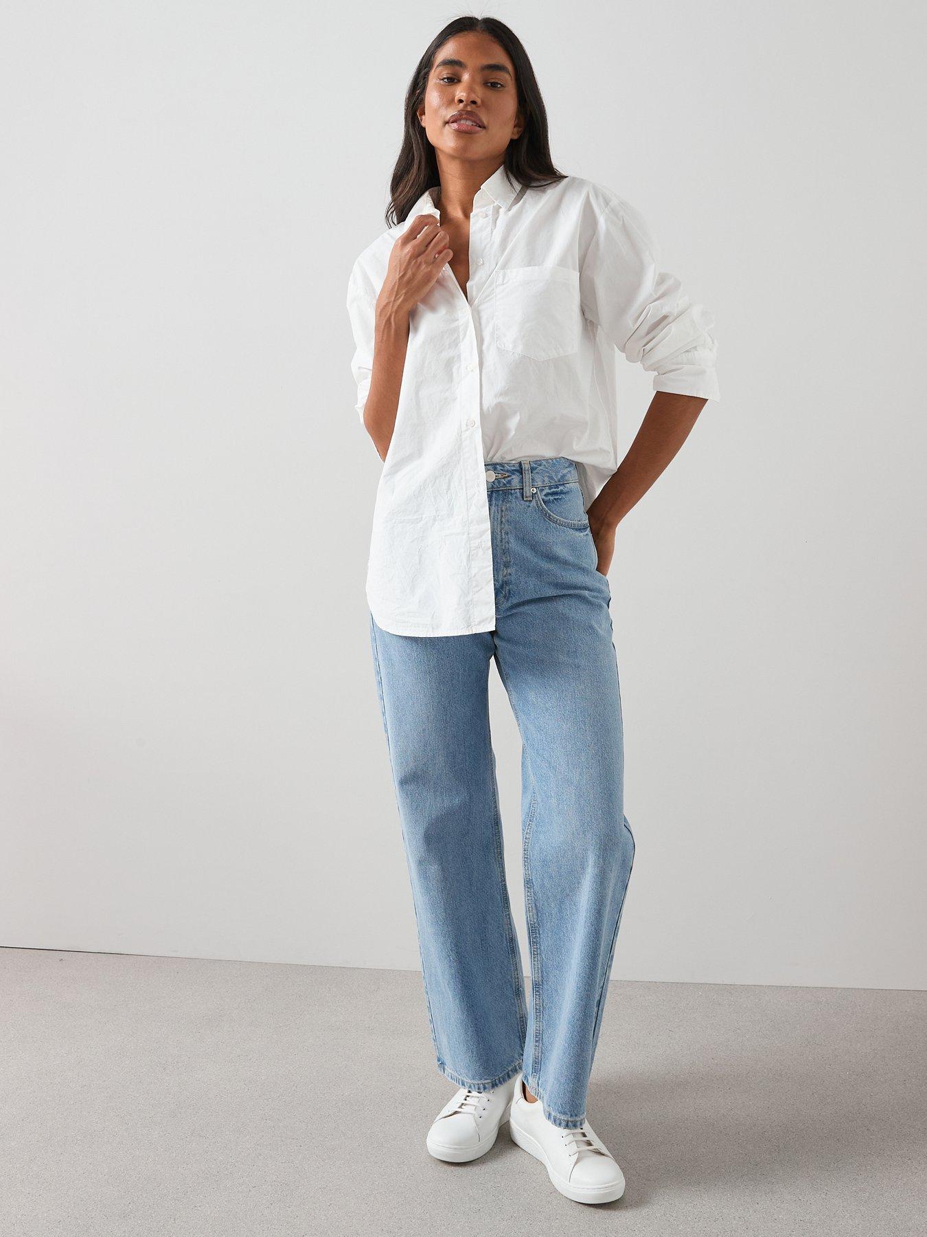 Image 4 of 7 of The Very Collection Short High Waist Wide Jeans - Light Wash