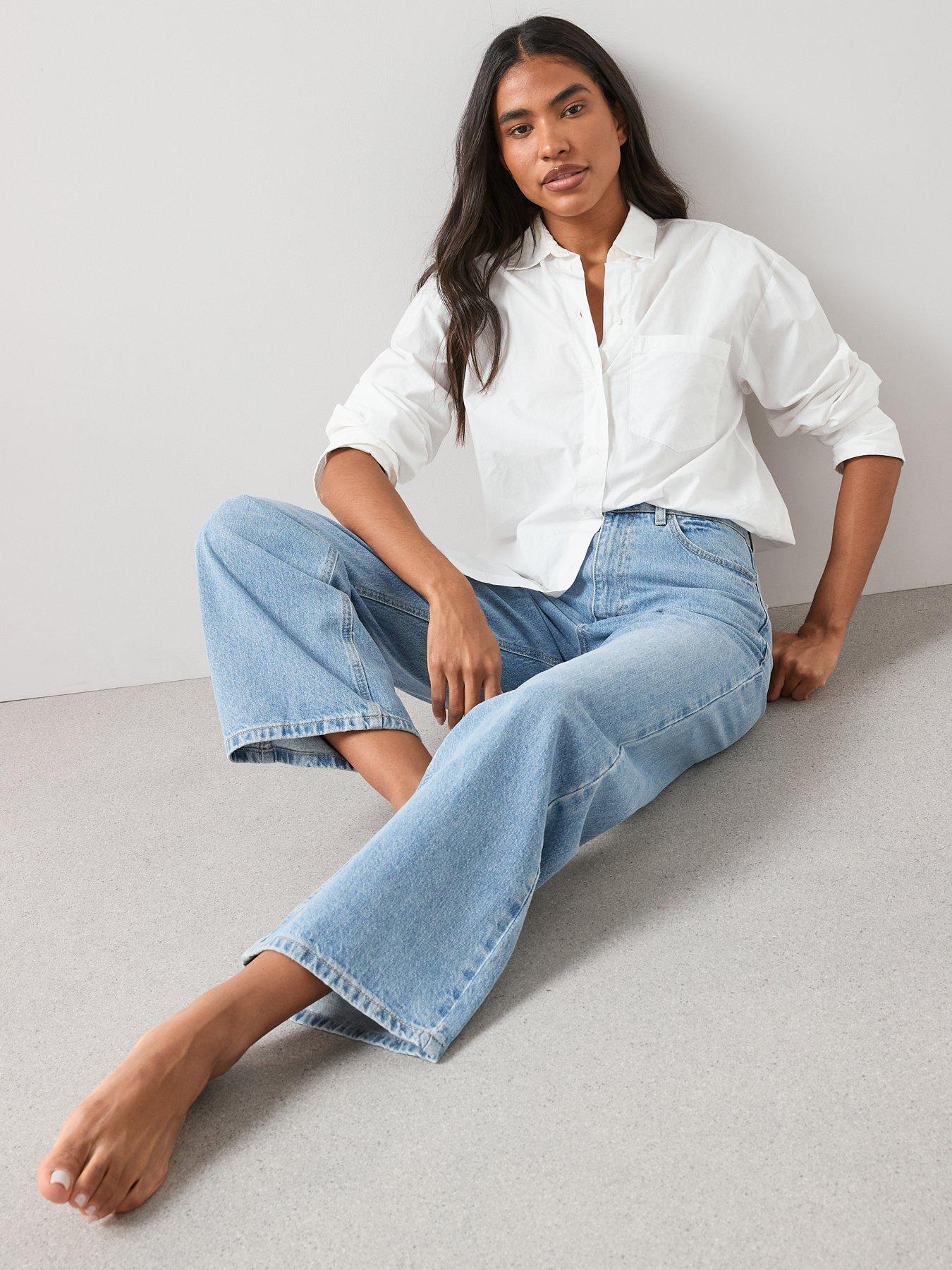 Image 5 of 7 of The Very Collection Short High Waist Wide Jeans - Light Wash