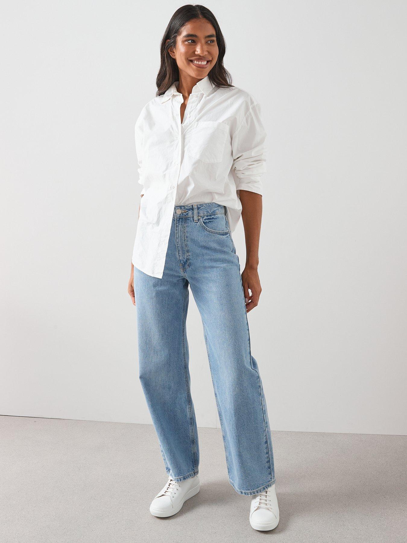 Image 6 of 7 of The Very Collection Short High Waist Wide Jeans - Light Wash