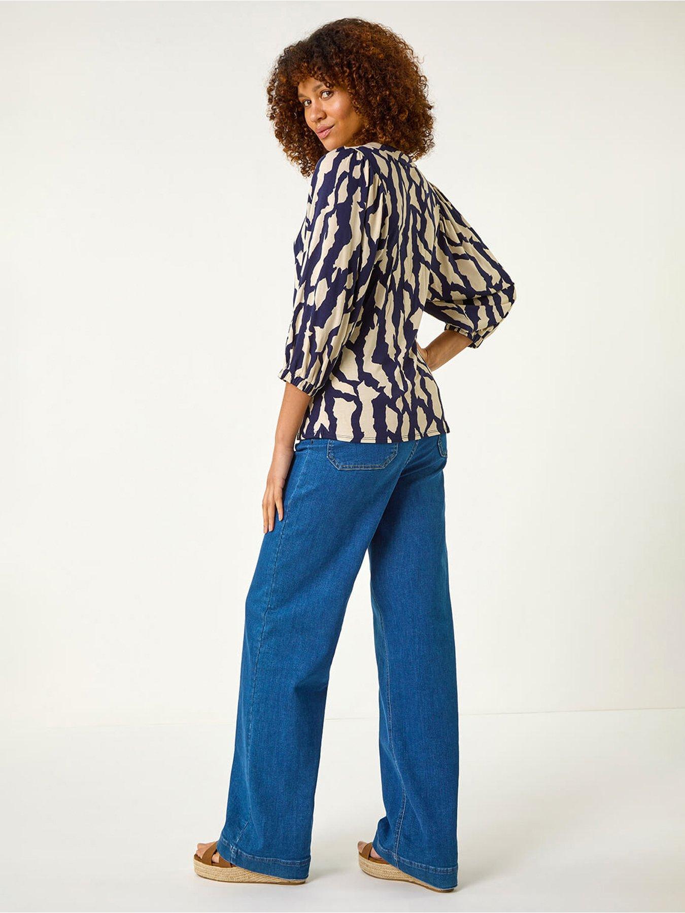 Image 2 of 5 of Roman Mono Abstract Print Top - Navy