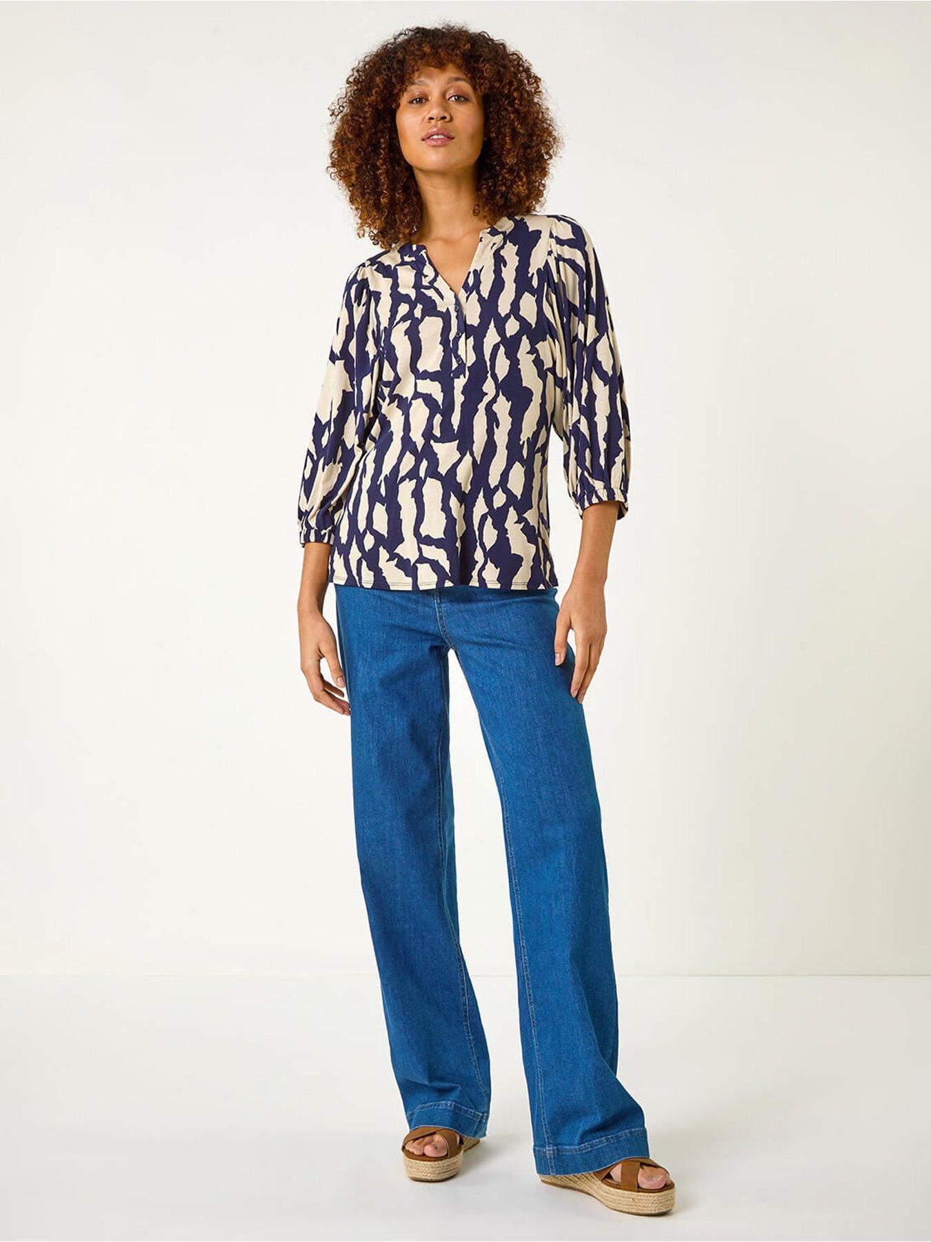 Image 3 of 5 of Roman Mono Abstract Print Top - Navy