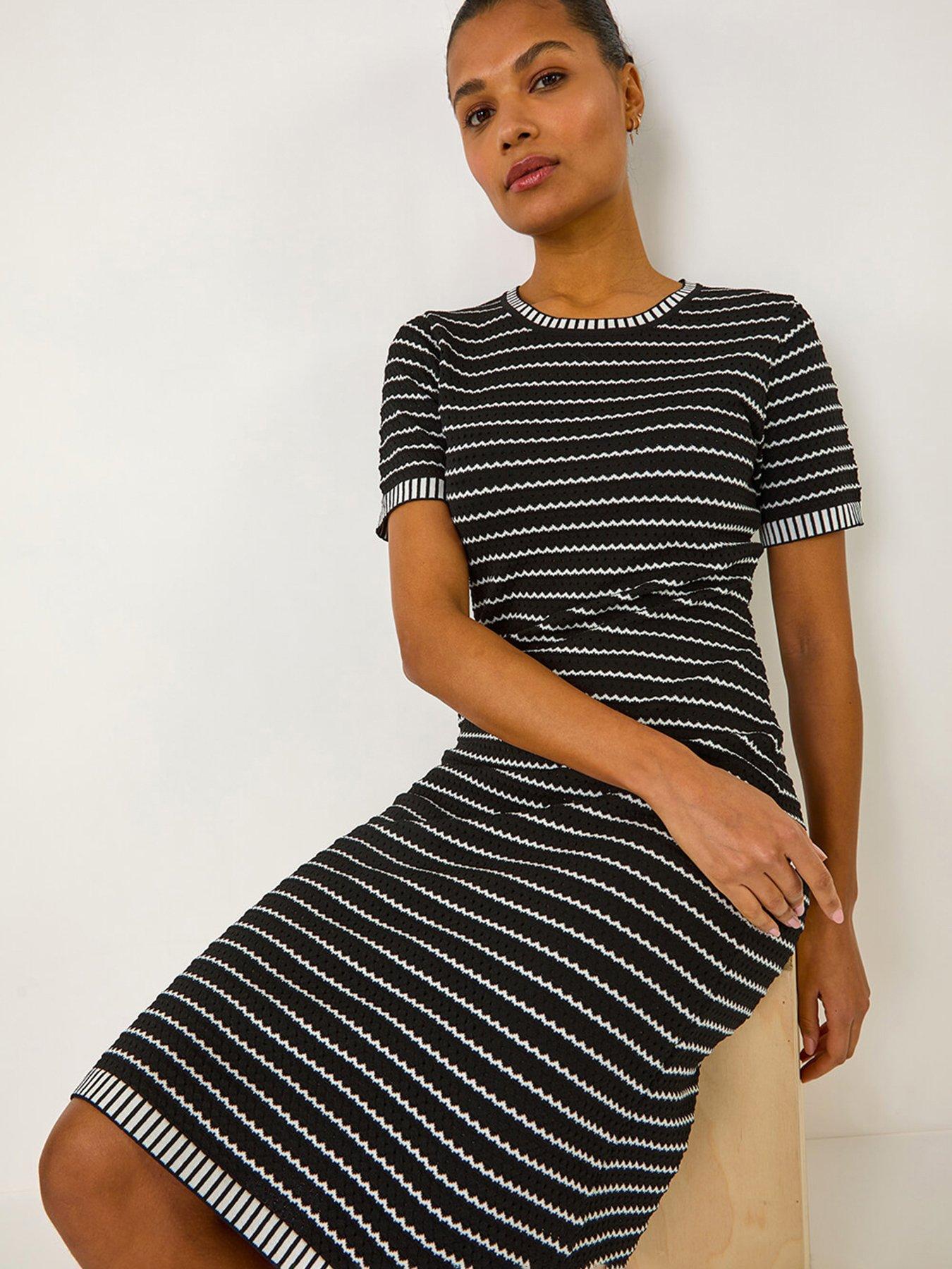 roman-stripe-print-knitted-dress-blackoutfit