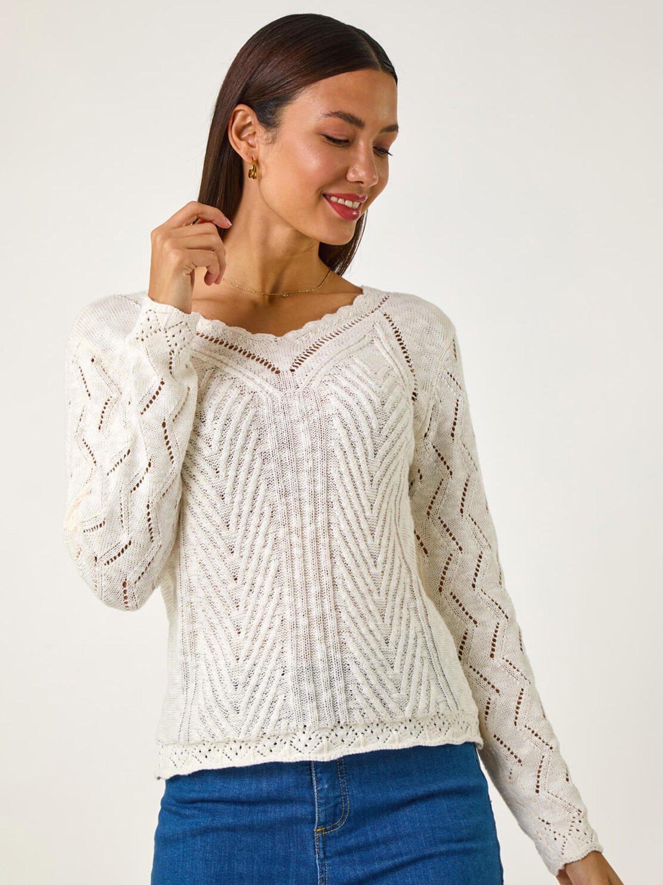 roman-scallop-v-neck-knit-jumper-ivoryoutfit
