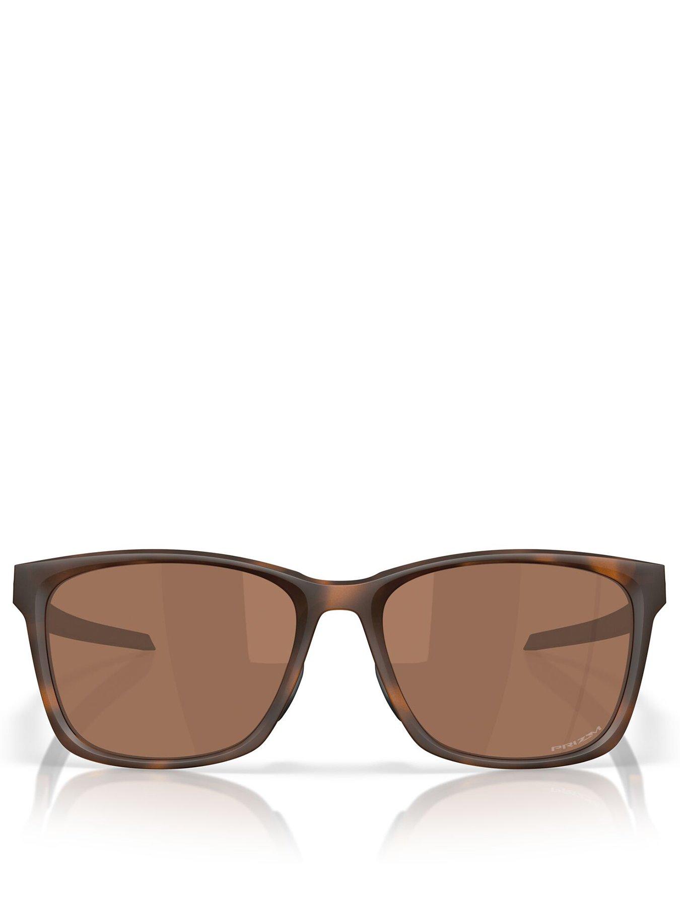 oakley-0oo9506d-square-sunglasses--brownoutfit