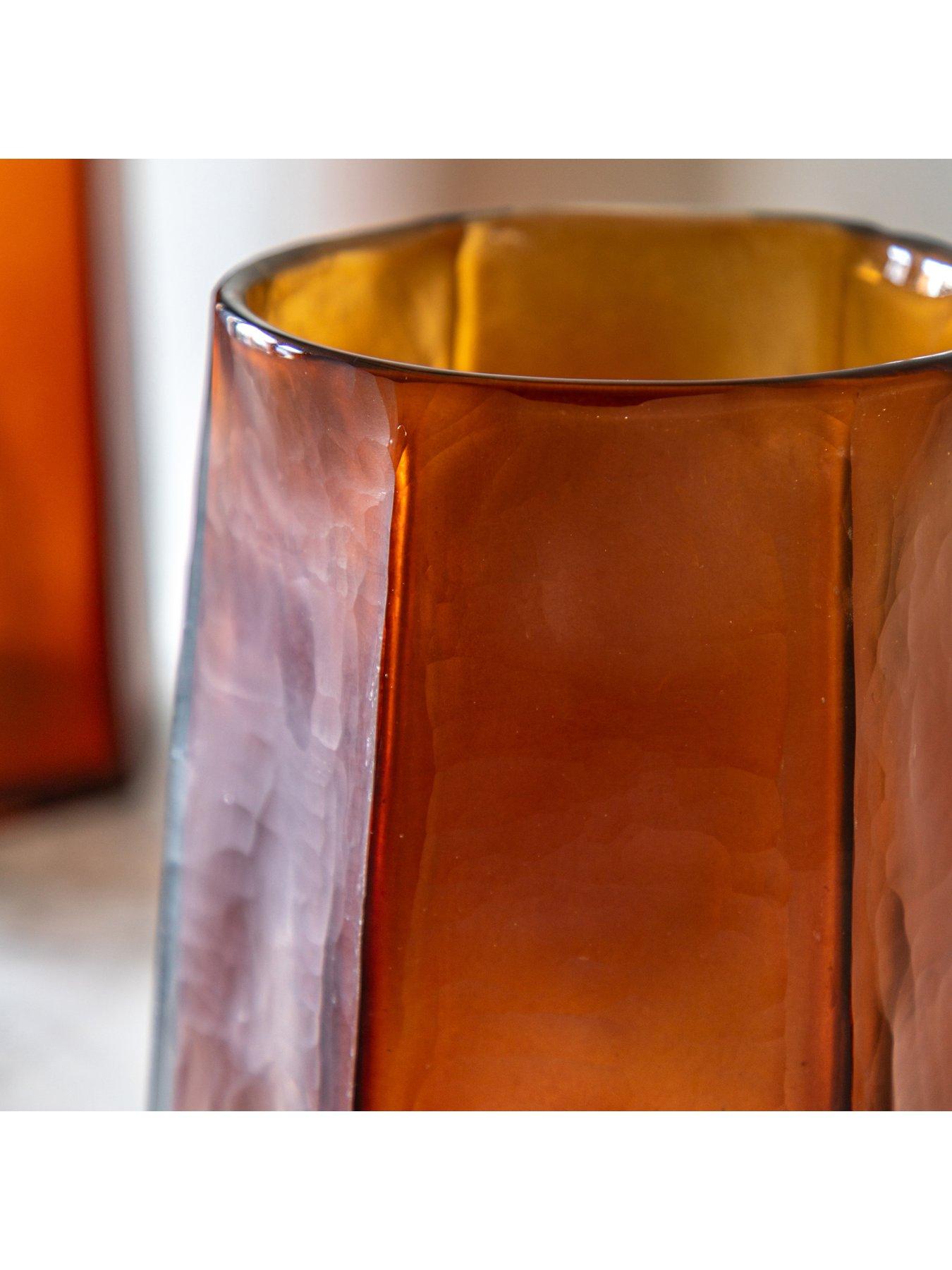 gallery-direct-faceted-short-hurricane-amberoutfit