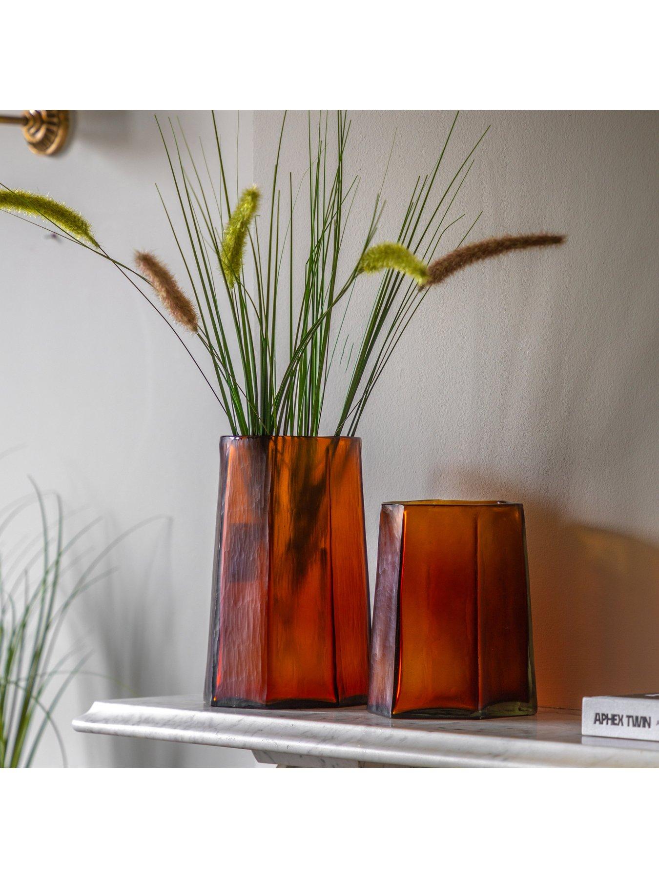 gallery-direct-faceted-short-hurricane-amberdetail