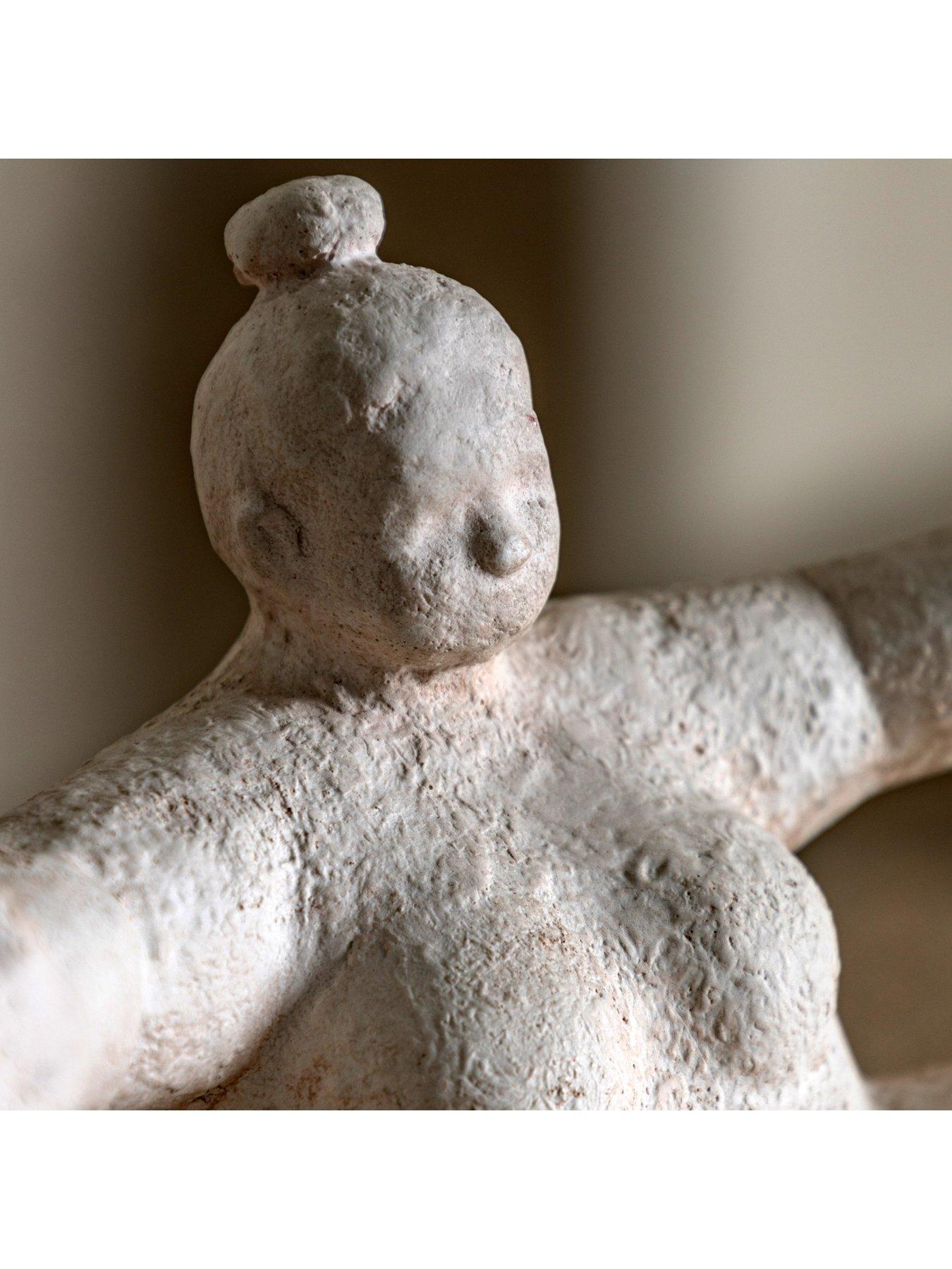 gallery-direct-lady-cement-ornamentoutfit