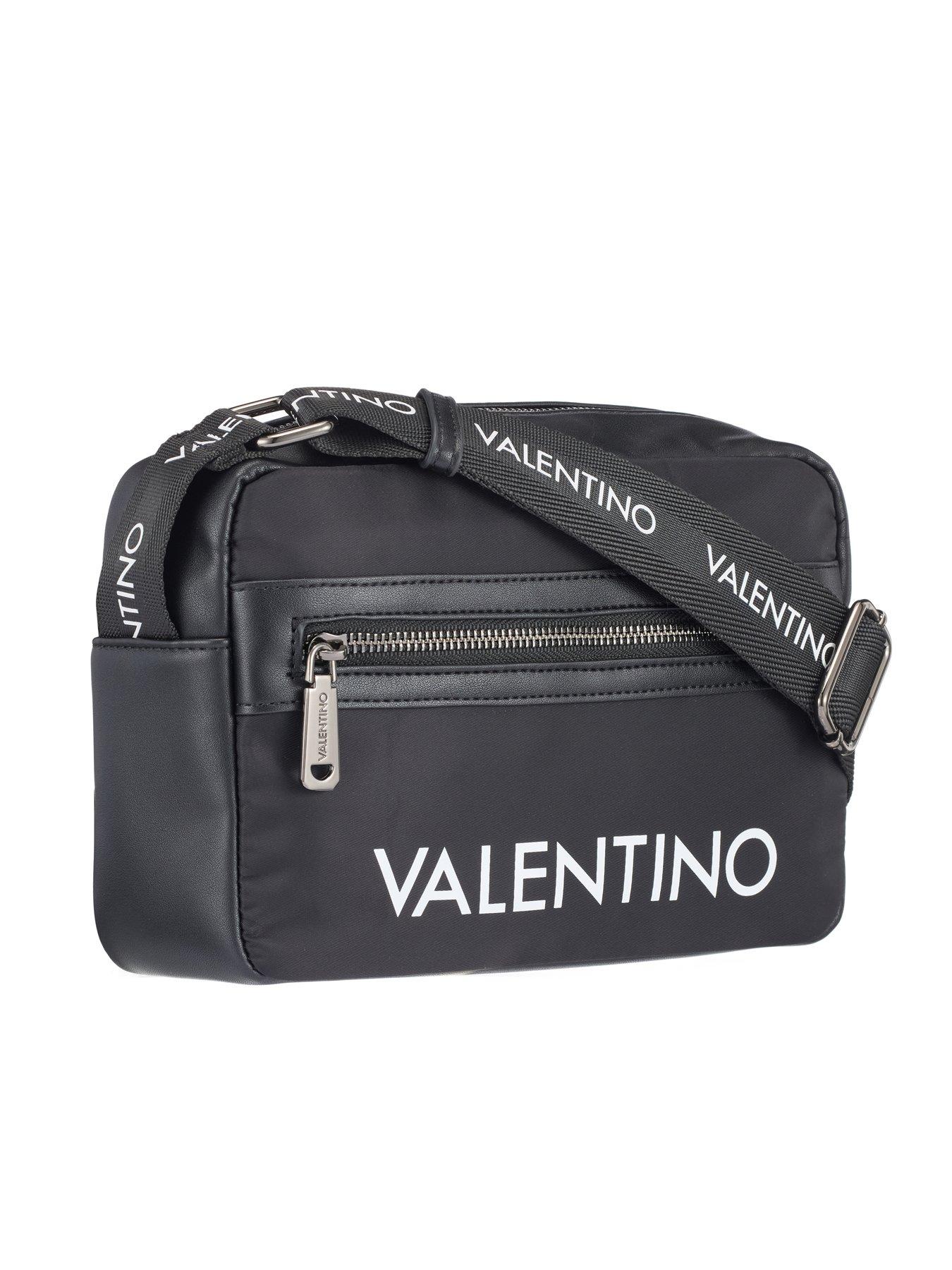 valentino-kylo-crossbody-bag--blackoutfit