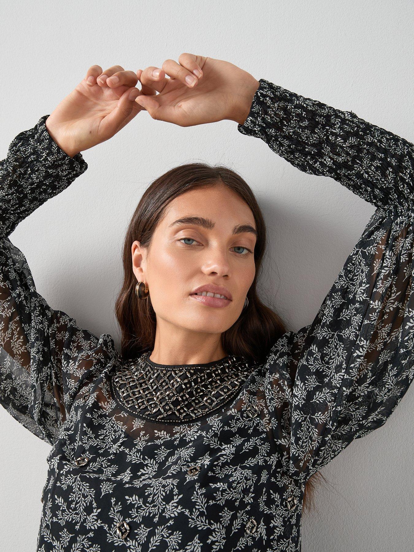 the-very-collection-printed-embellished-collar-blouse-blackdetail